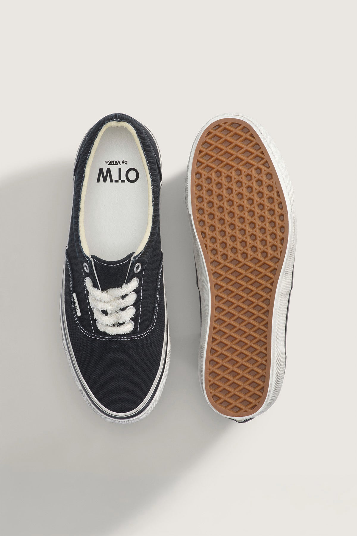 OTW BY VANS | Era 95 DST in Relic Black
