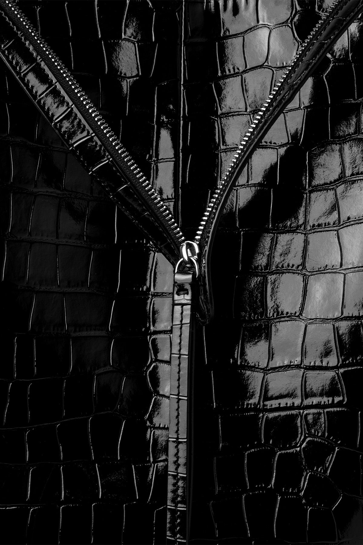 LA MAMA | LM1 Black Lacquer Croc-Embossed Bag