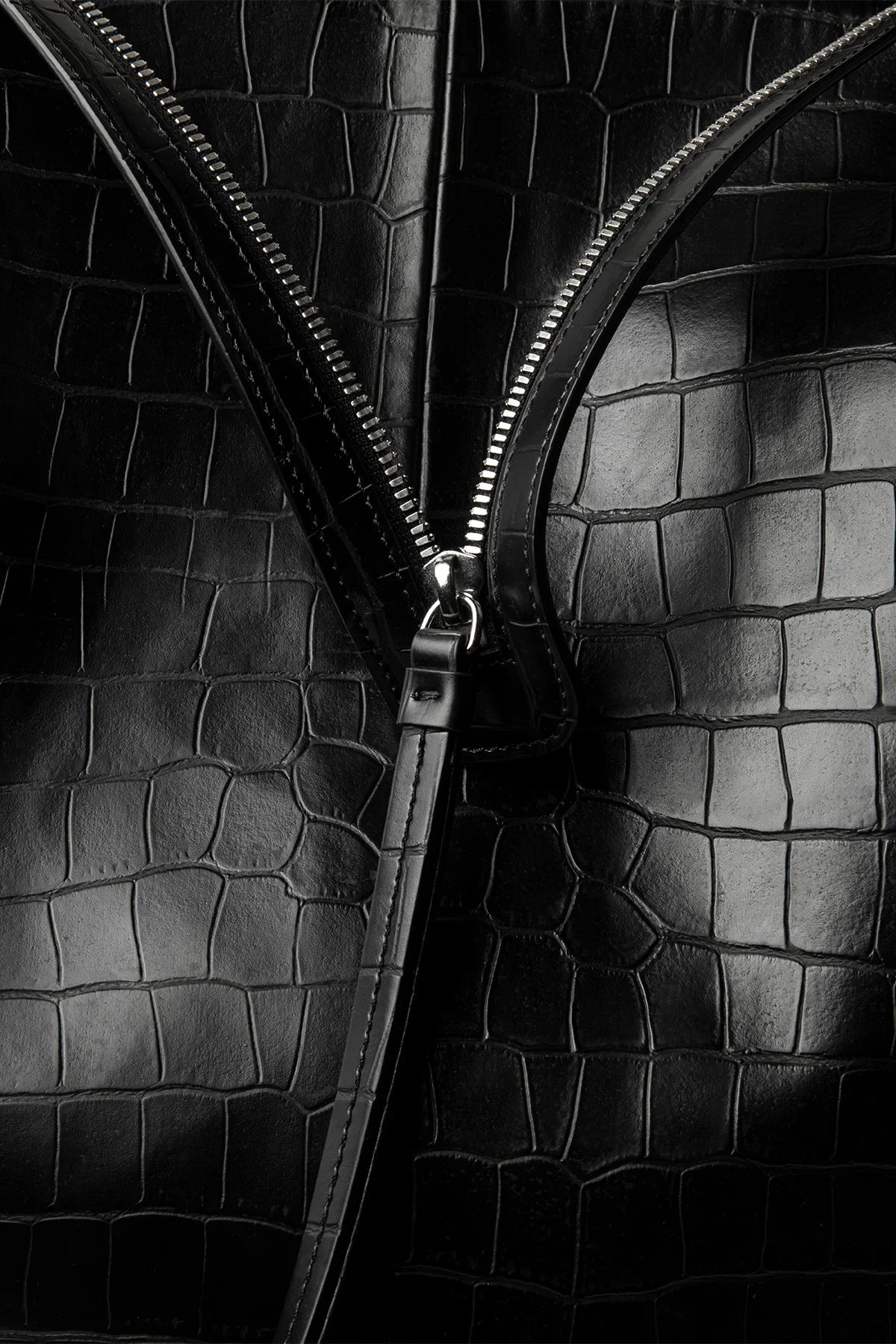 LA MAMA | LM1 Black Matte Croc-Embossed Bag