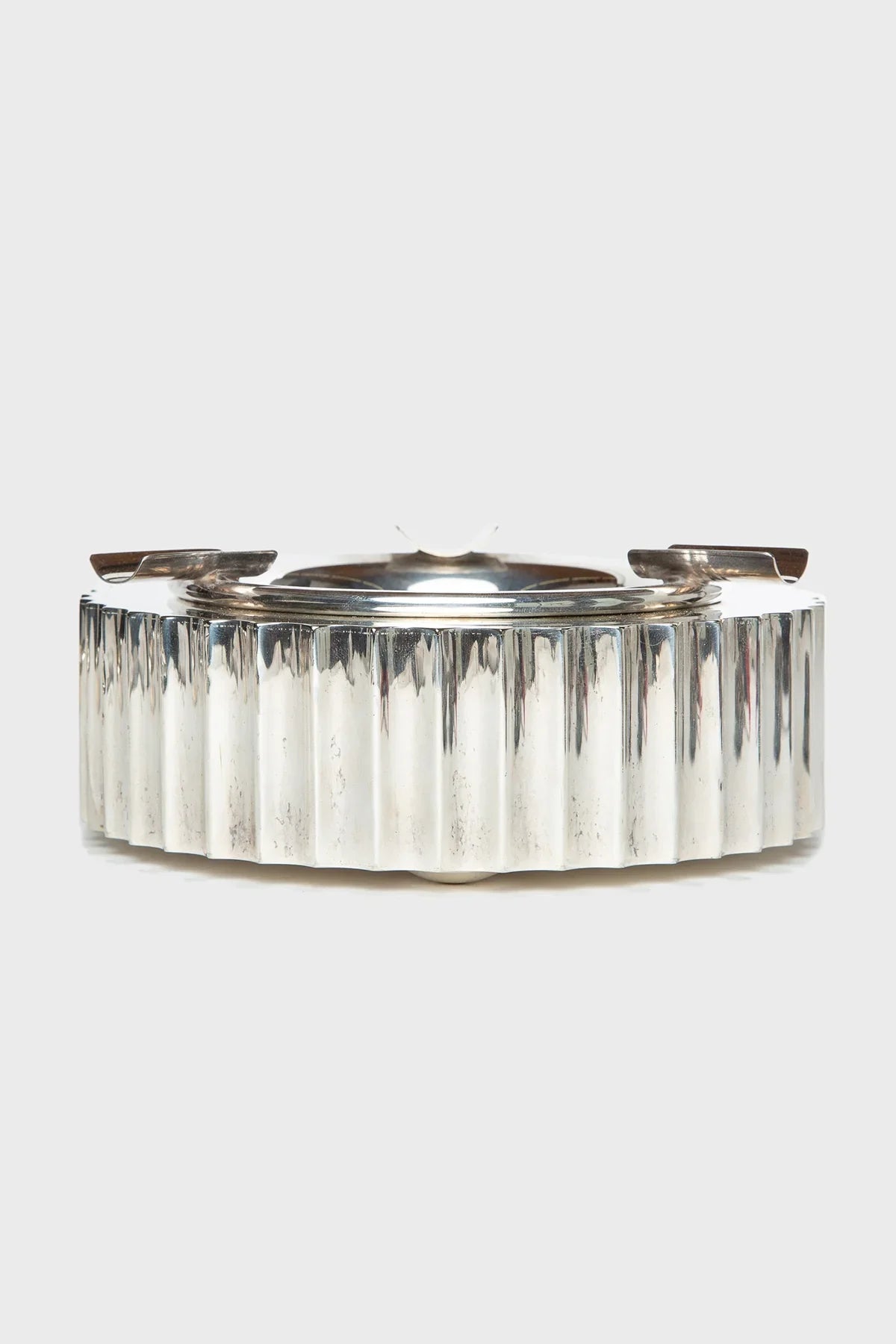 MAXFIELD PRIVATE COLLECTION | 1940'S MACHINE AGE ASHTRAY