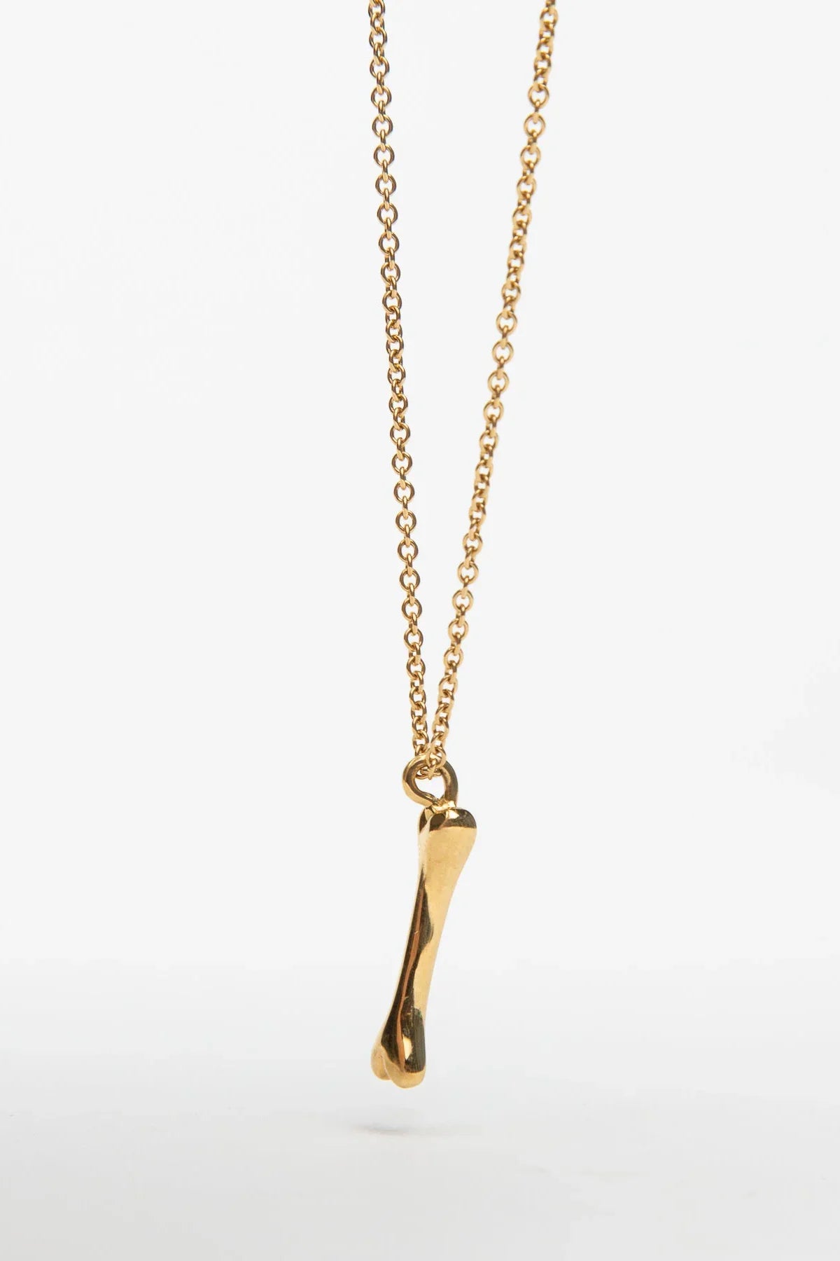 SARAH JANE WILDE | GOLD DOG BONE NECKLACE