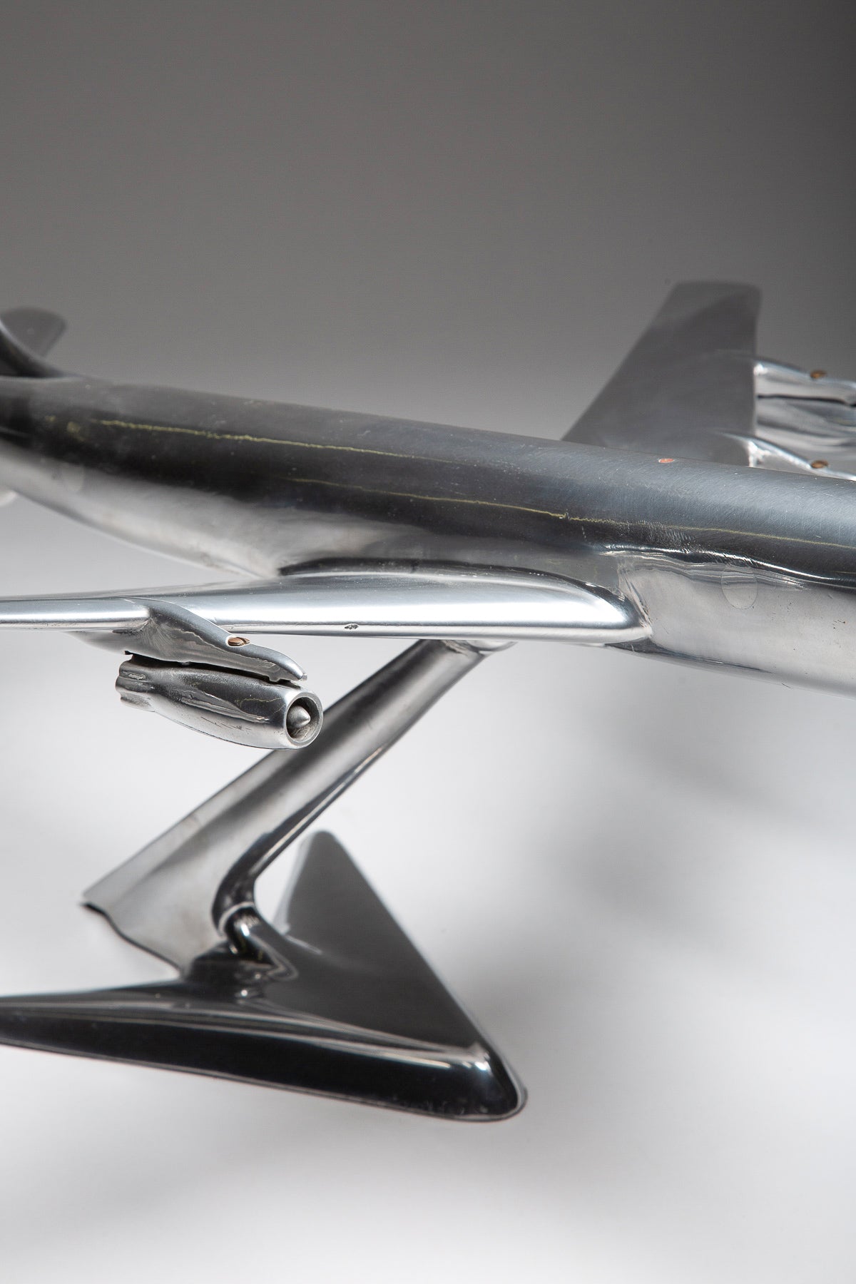 MAXFIELD PRIVATE COLLECTION | ROYAL AIR FORCE 707 MODEL AIRPLANE