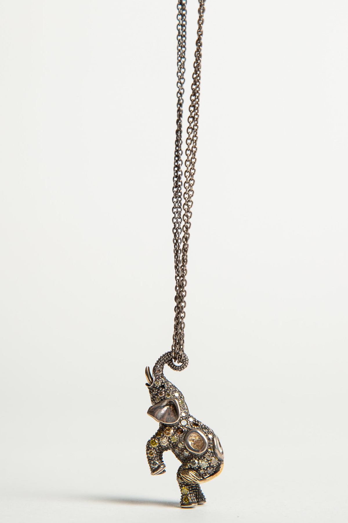 BIBI VAN DER VELDEN | MULTI STONE ELEPHANT PENDANT