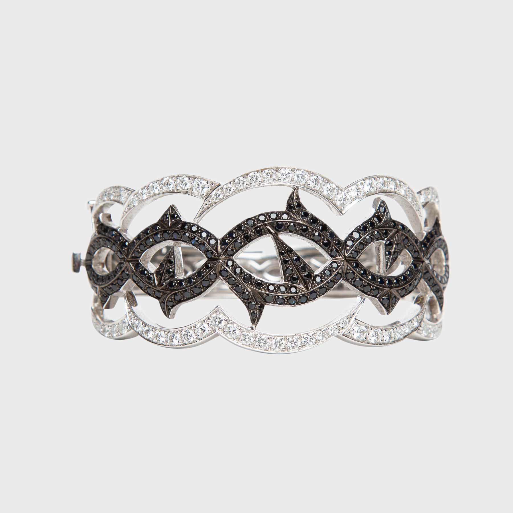 STEPHEN WEBSTER | DIAMOND THORN BRACELET - MAXFIELD LA