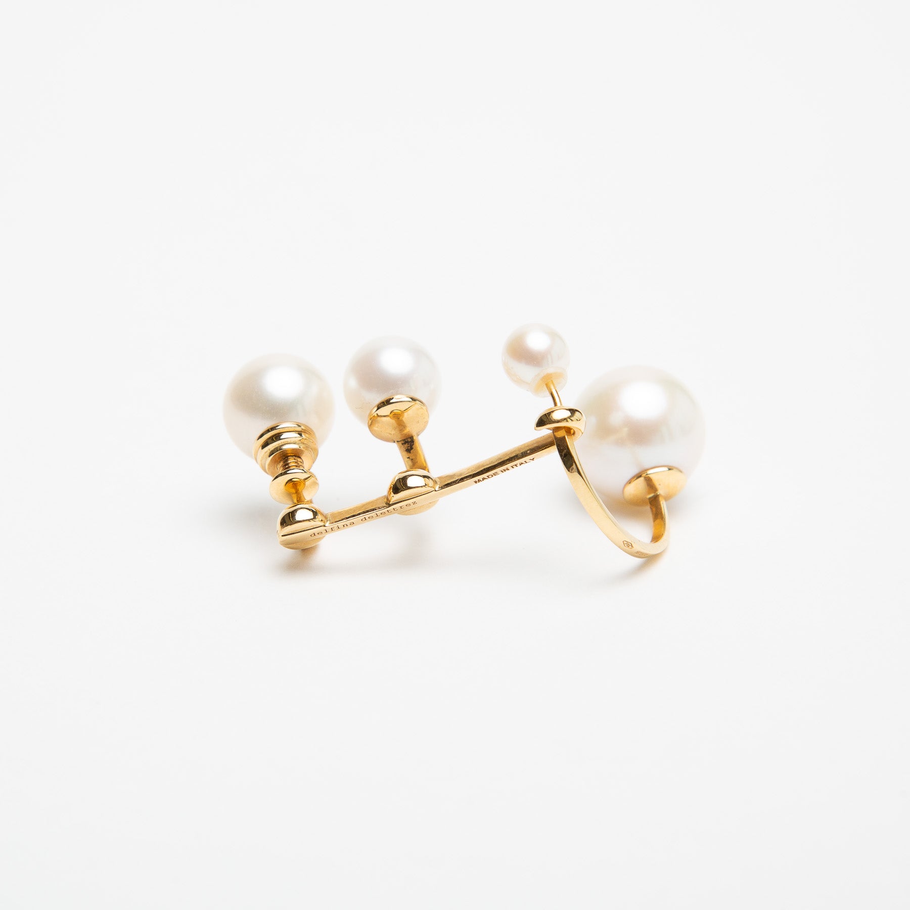 DELFINA DELETTREZ | MULTI PEARL EARCUFF