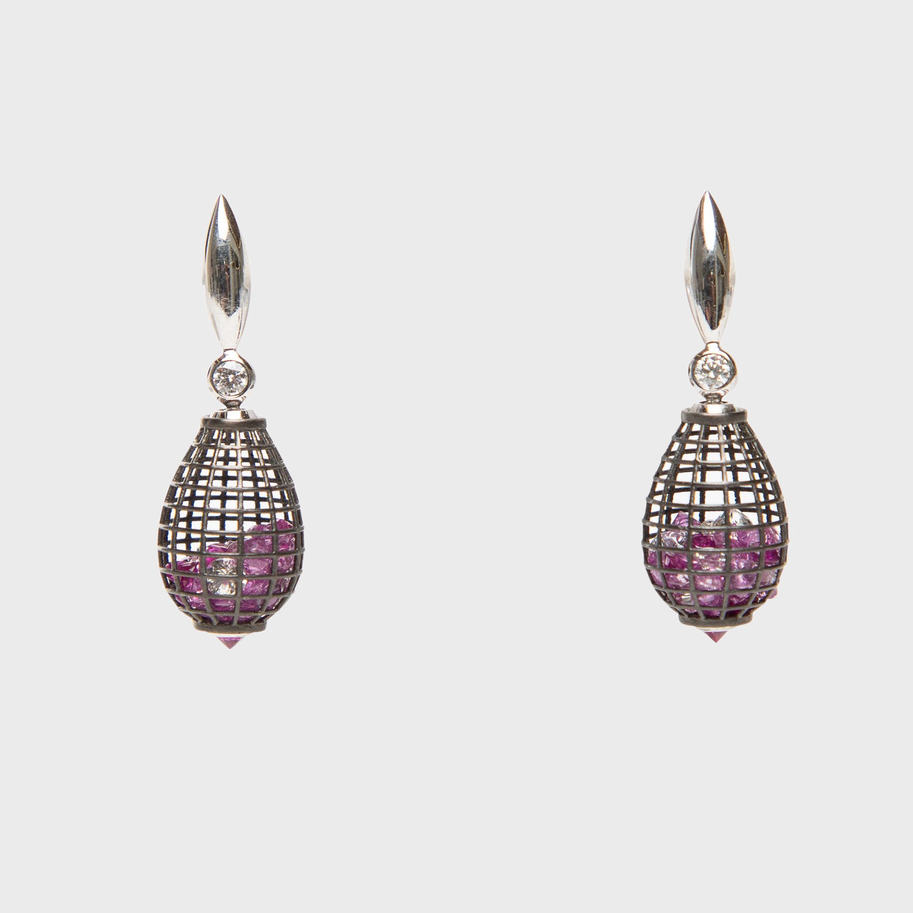 ROULE | SHAKER TRIANGLE DROP EARRINGS