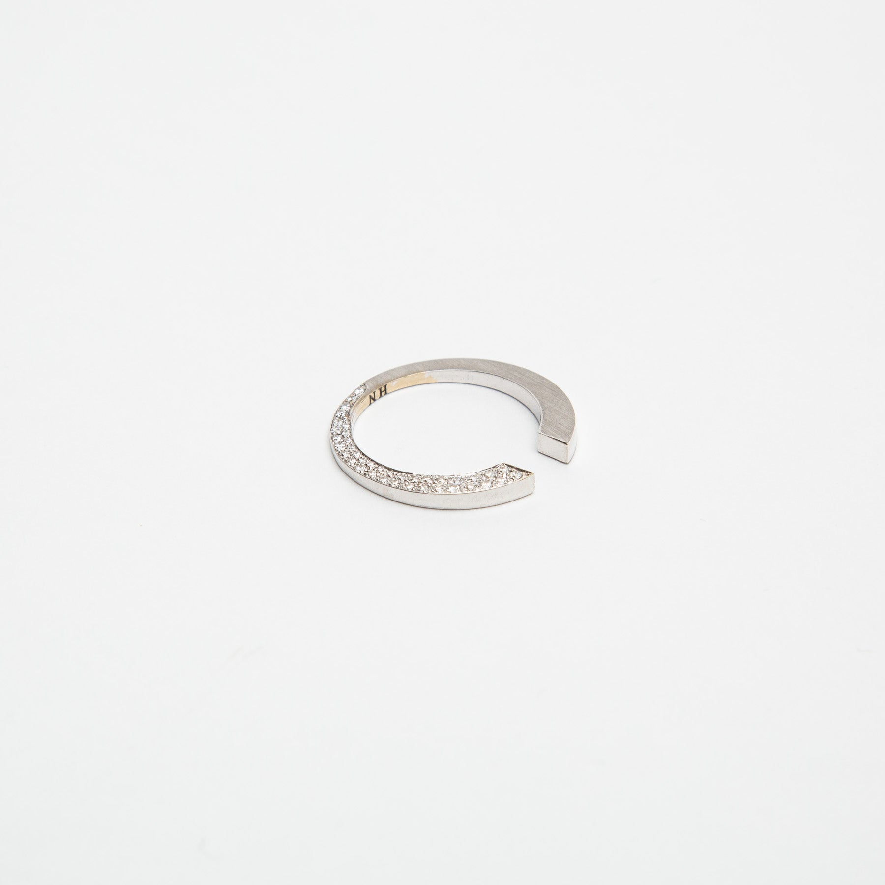 HADAR NORNBERG | HALF DIAMOND TITLED RING