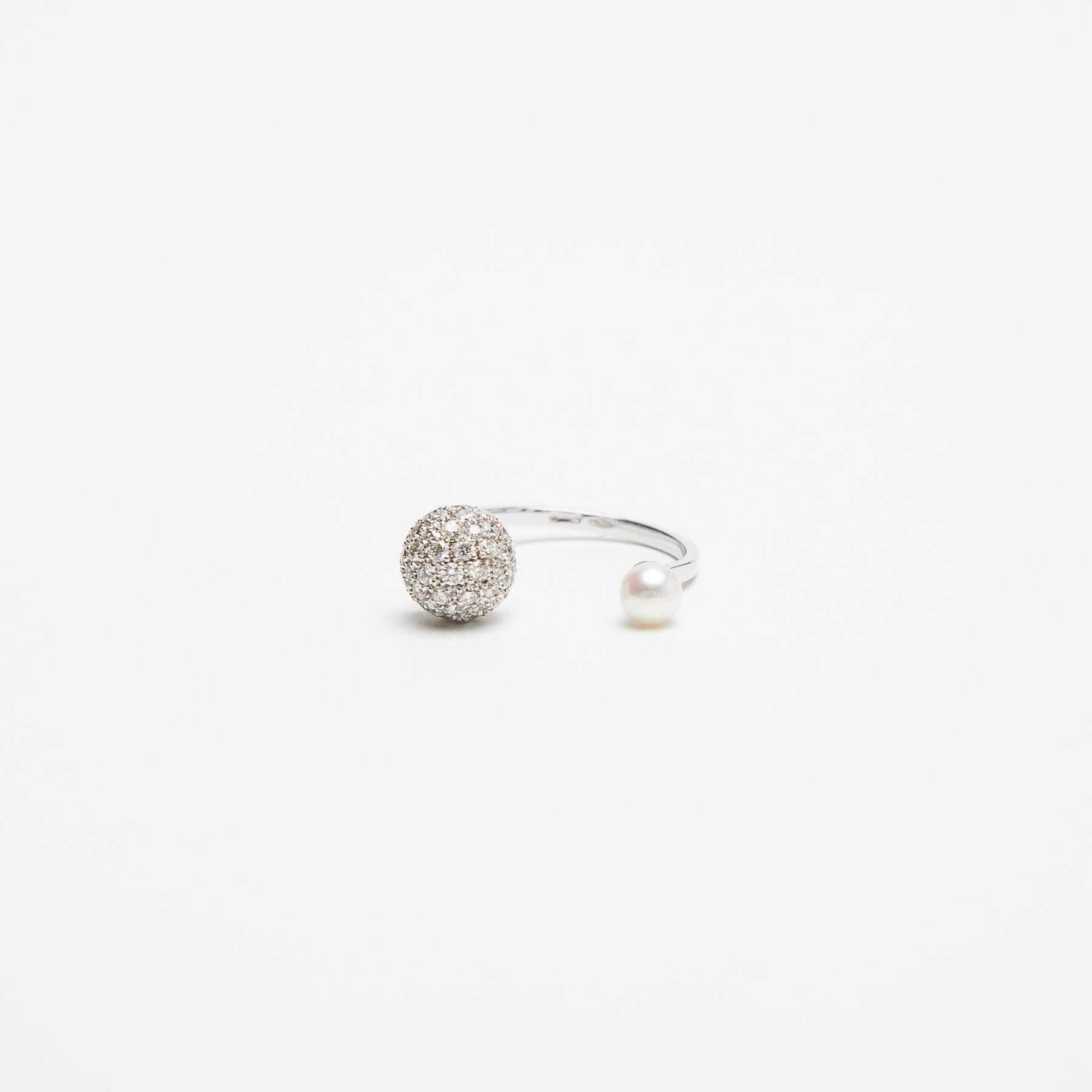 DELFINA DELETTREZ | SPHERE DIAMOND PEARL RING - MAXFIELD LA