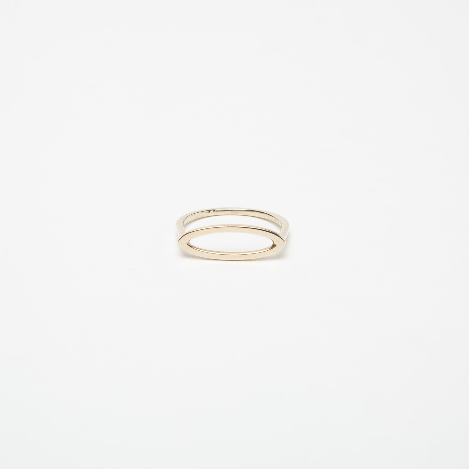 KWIT | 14K GOLD LETTER O RING - MAXFIELD LA