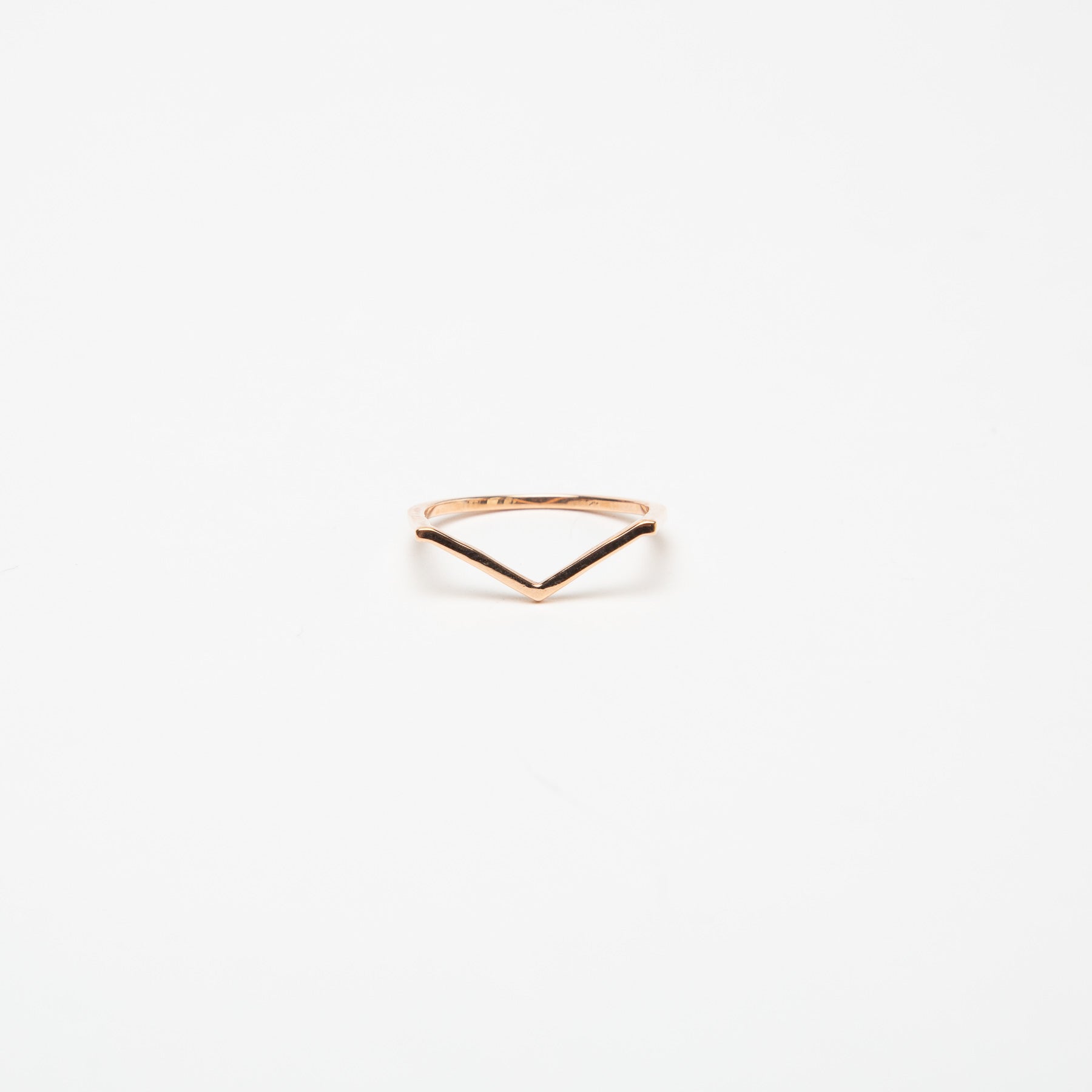 KWIT | 14K ROSE GOLD LETTER V RING - MAXFIELD LA