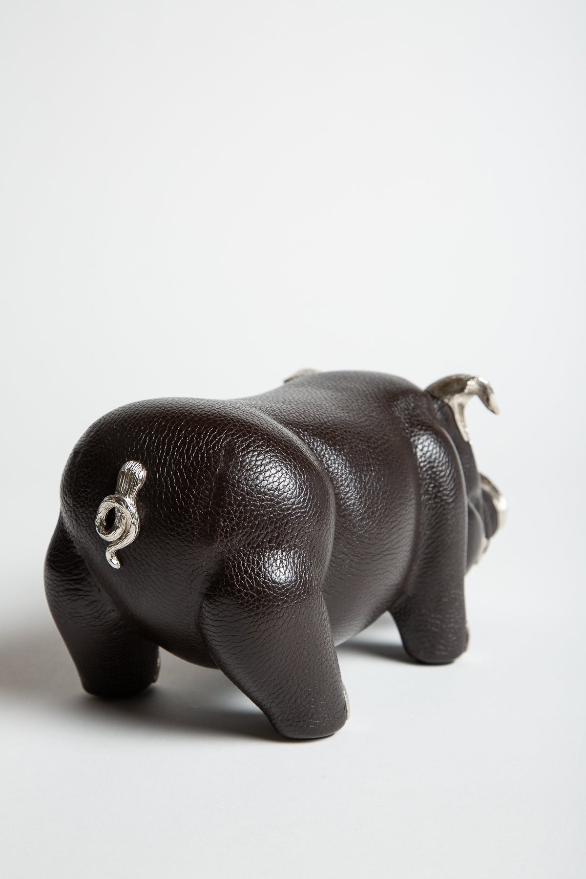 LOTUS ARTS DE VIVRE | LEATHER DESKTOP PIG