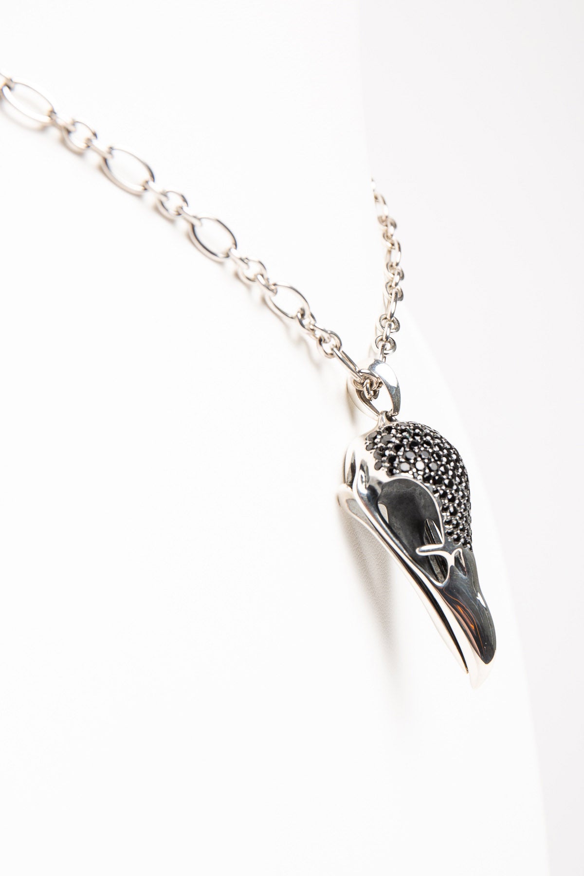 SHAUN LEANE | LARGE SKULL BLACK SPINEL NECKLACE - MAXFIELD LA