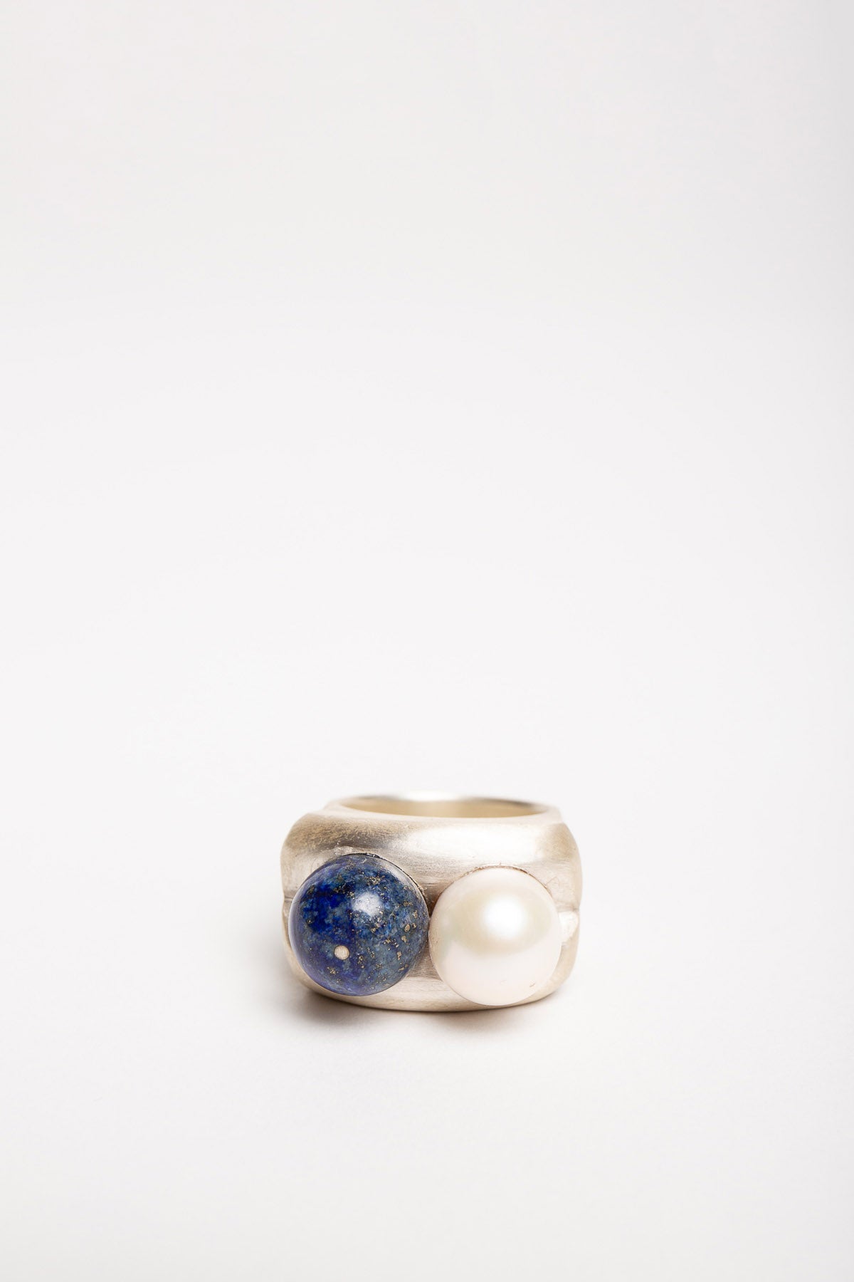 TRIN-KET | STERLING SILVER FRESH WATER PEARL LAPIS RING
