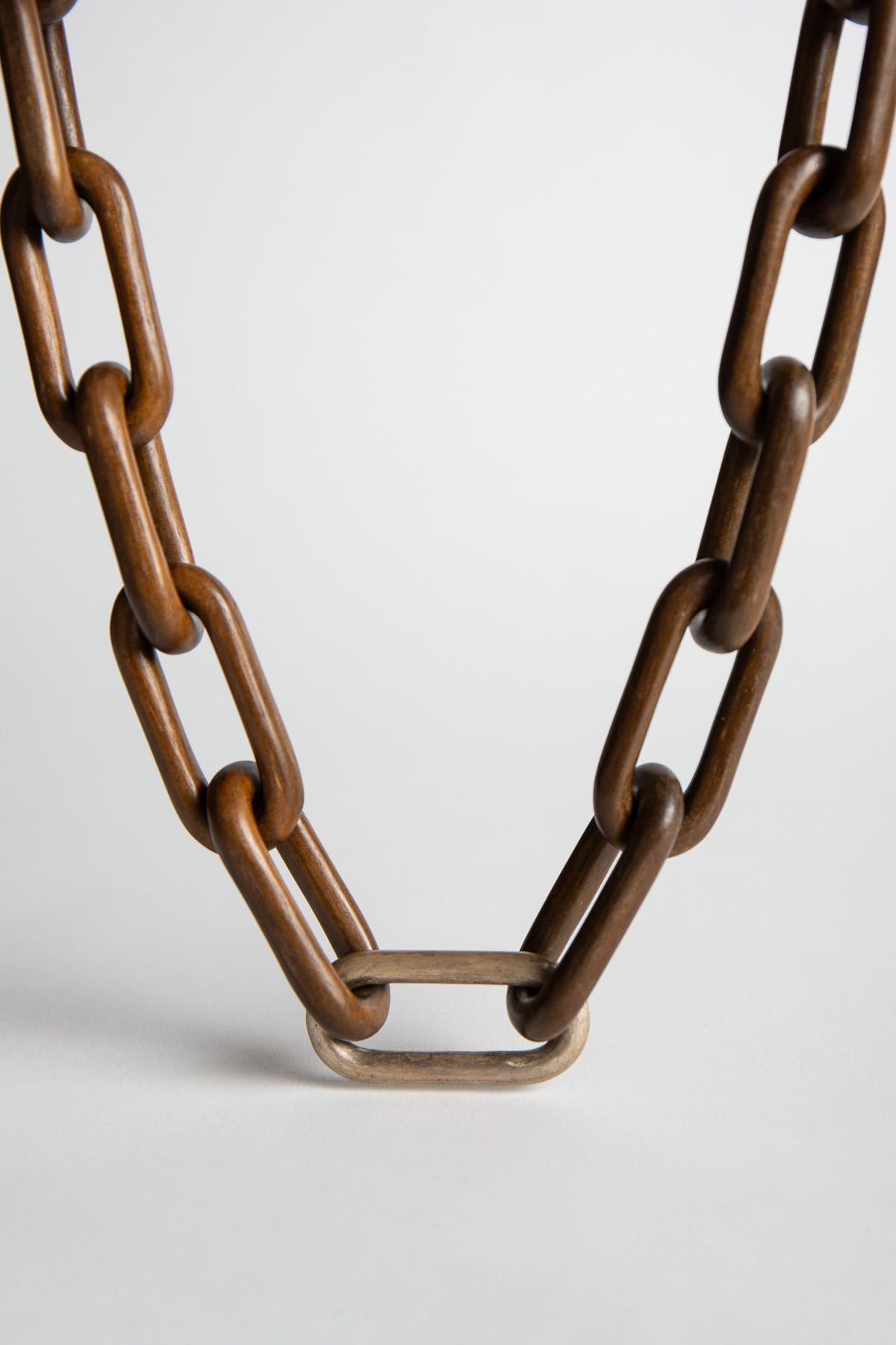 MAXFIELD PRIVATE COLLECTION | WOOD CHAIN