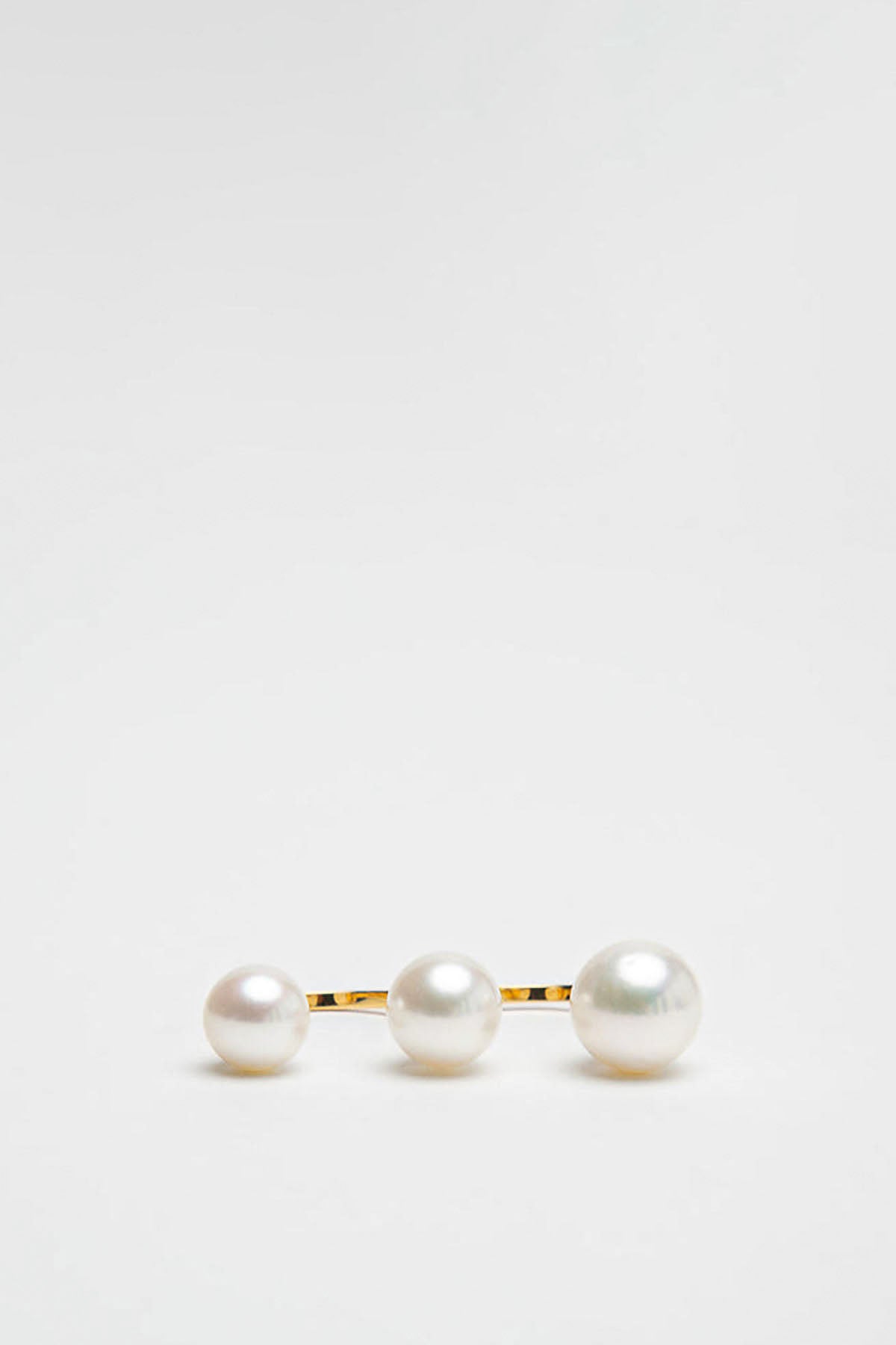 DELFINA DELETTREZ | TRIPLE PEARL RING