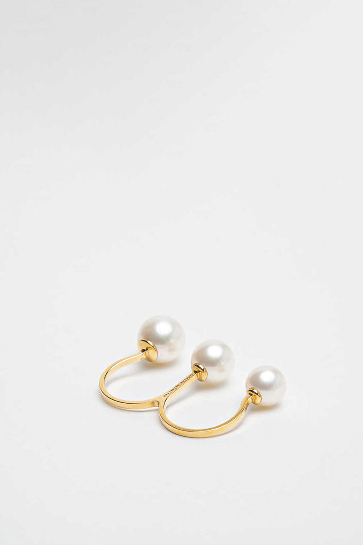 DELFINA DELETTREZ | TRIPLE PEARL RING