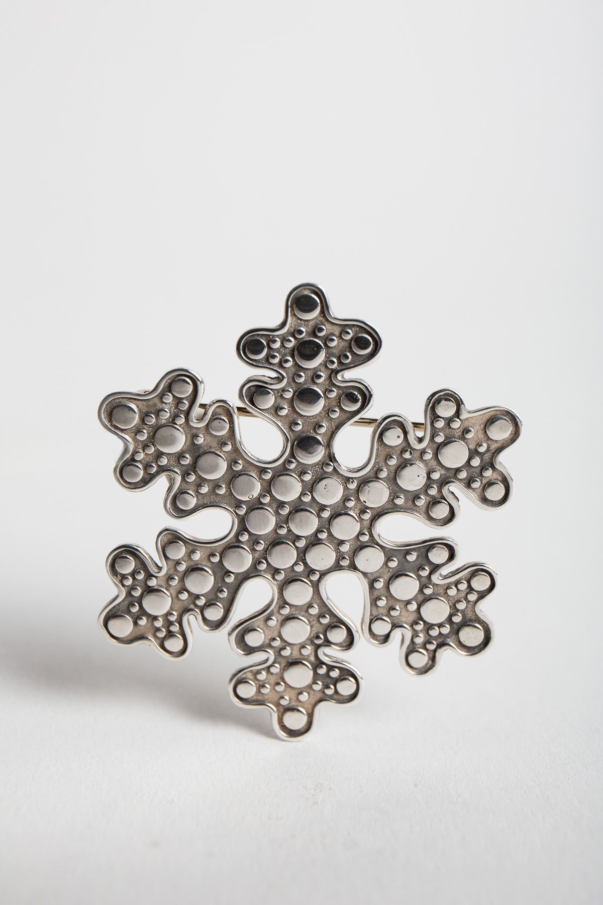 HARDY | SNOWFLAKE PIN