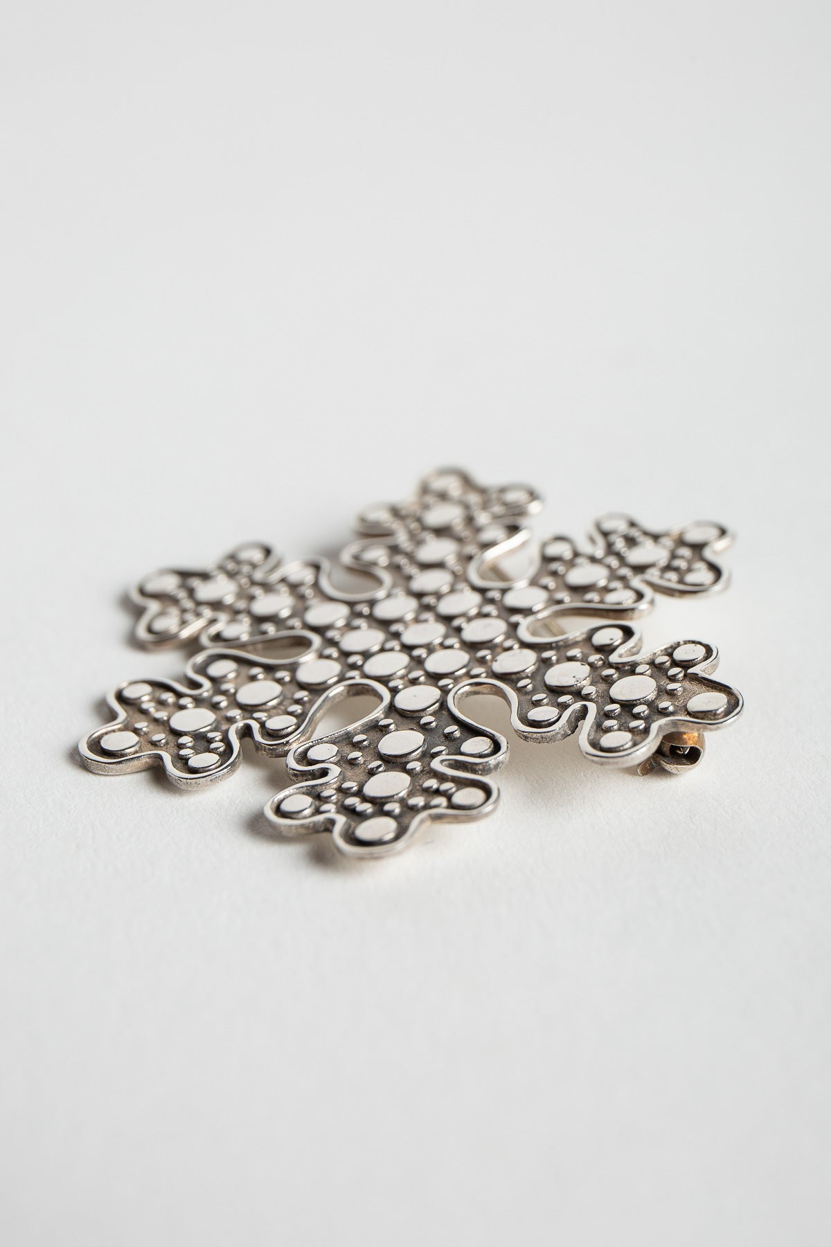 HARDY | SNOWFLAKE PIN