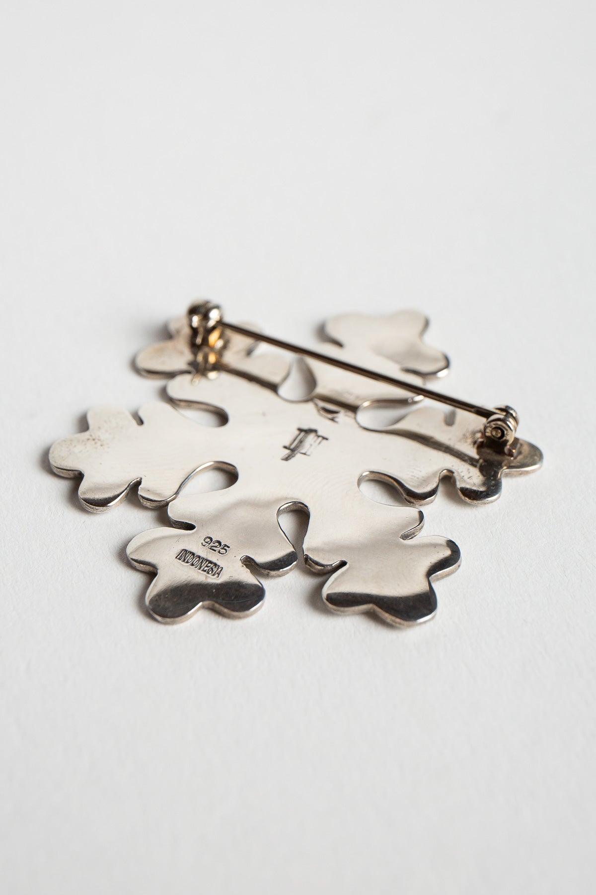 HARDY | SNOWFLAKE PIN