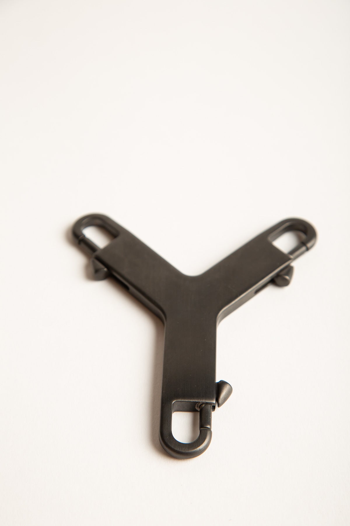 RICK OWENS | 3 PRONG KEYCHAIN - MAXFIELD LA