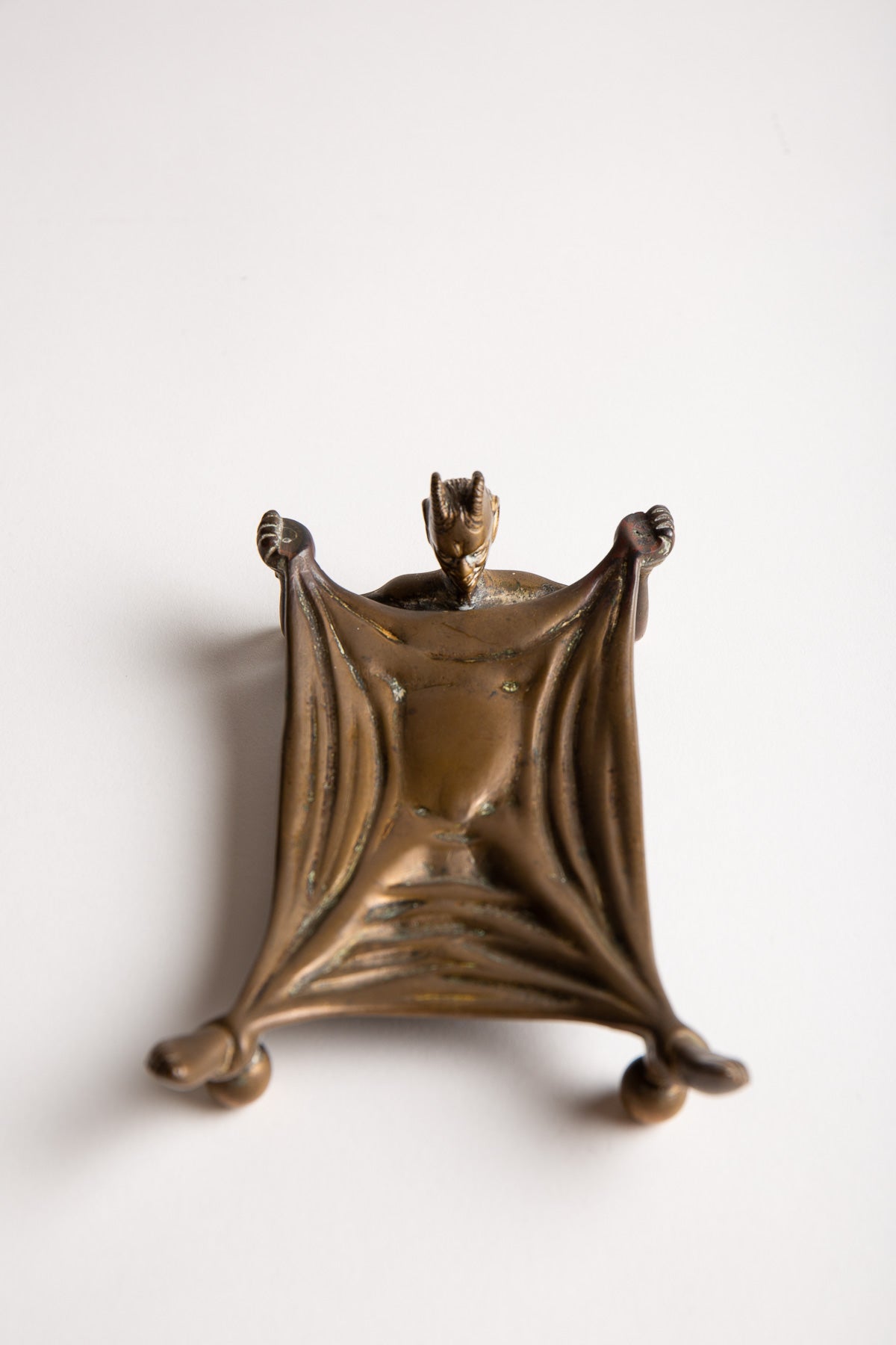 MAXFIELD PRIVATE COLLECTION | VINTAGE 1920'S DEVIL CARDHOLDER/ASHTRAY