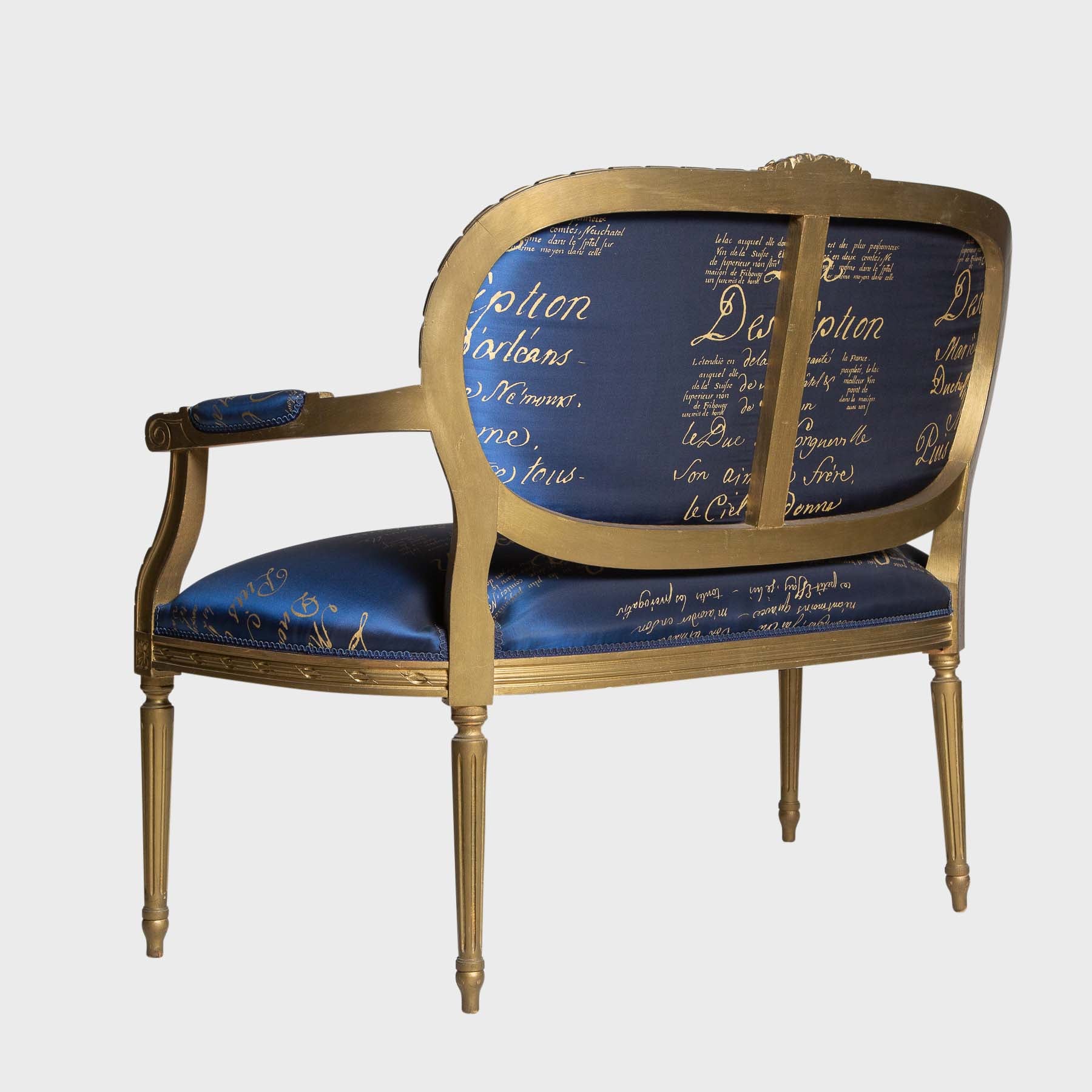 MAXFIELD PRIVATE COLLECTION | QUARTERMAINE OVAL BACK COUCH