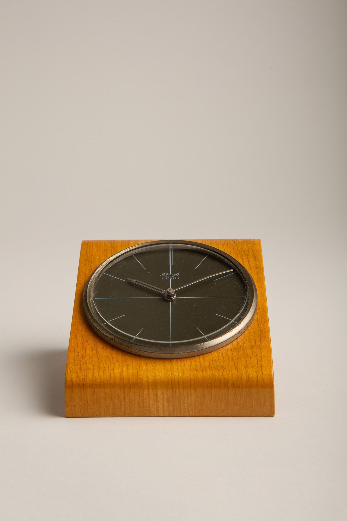 MAXFIELD PRIVATE COLLECTION | KIENZLE 1960'S MODERNIST DESK CLOCK