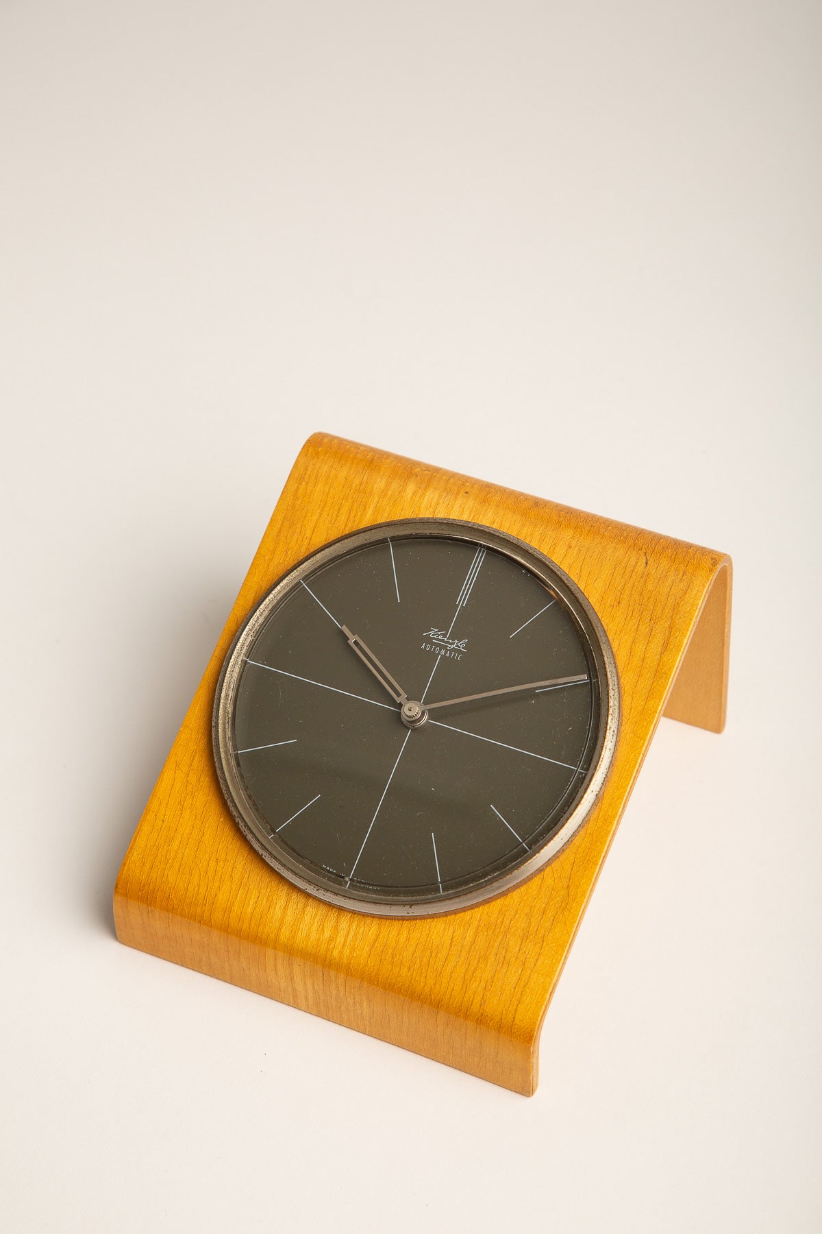 MAXFIELD PRIVATE COLLECTION | KIENZLE 1960'S MODERNIST DESK CLOCK