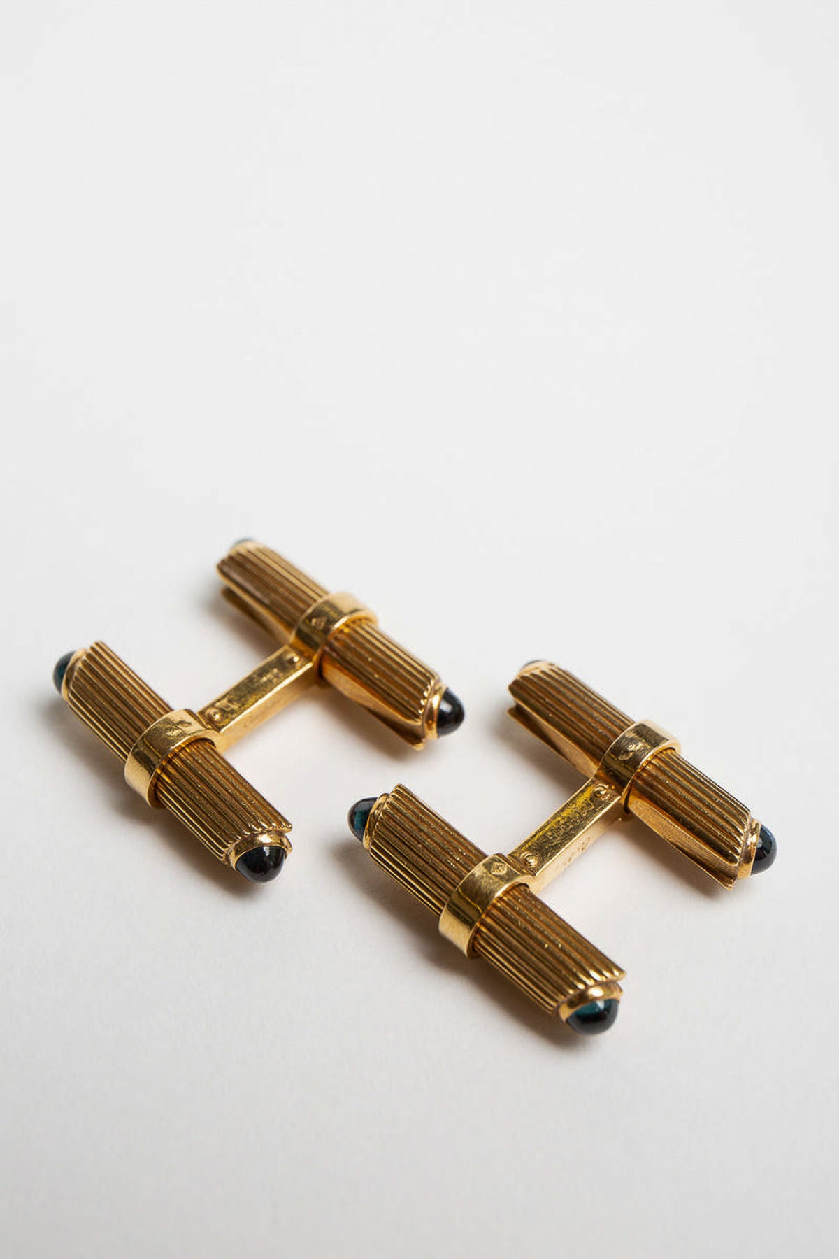 CARTIER | 18K GOLD SAPPHIRE CUFFLINKS