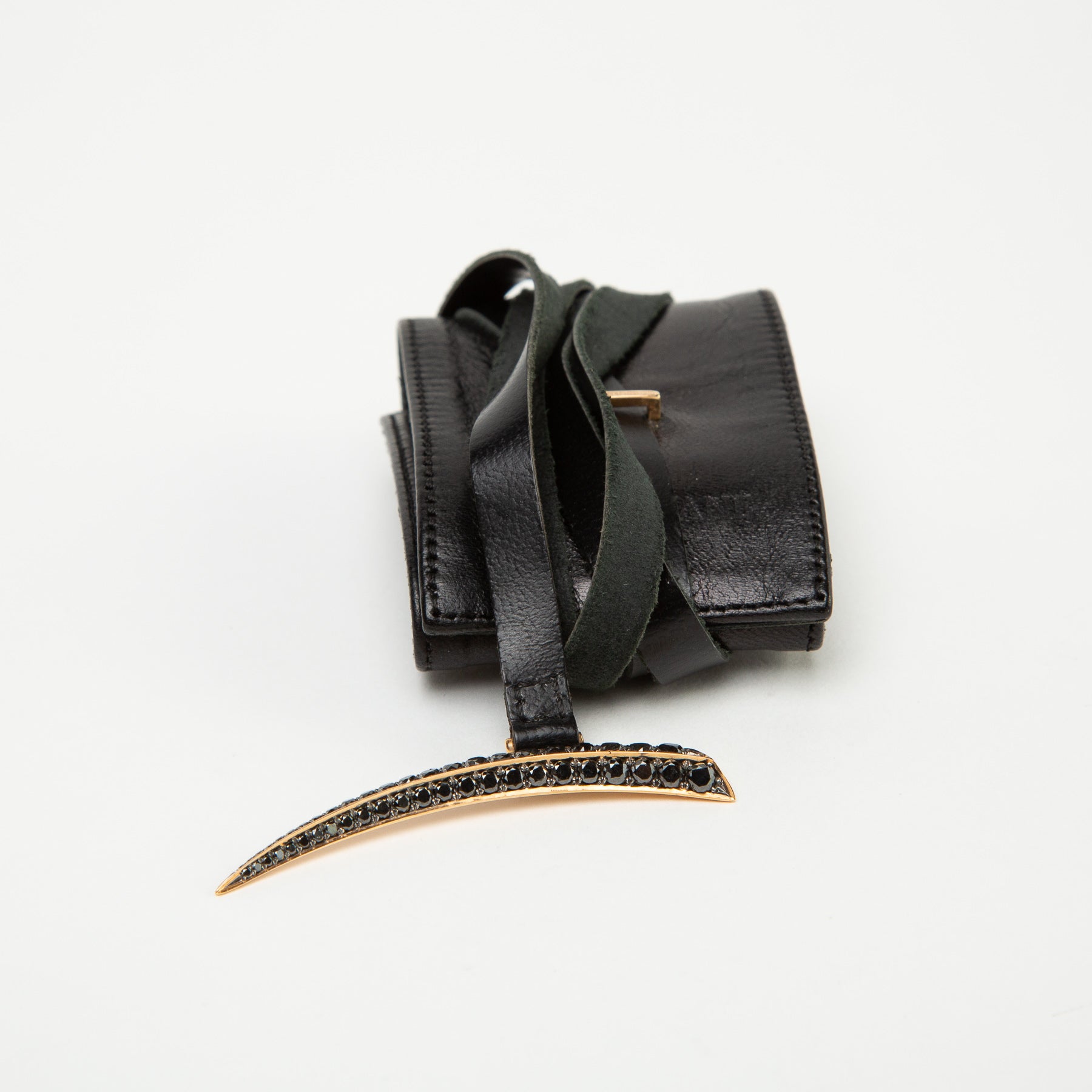 SHAUN LEANE | SABRE PENDANT LEATHER BRACELET