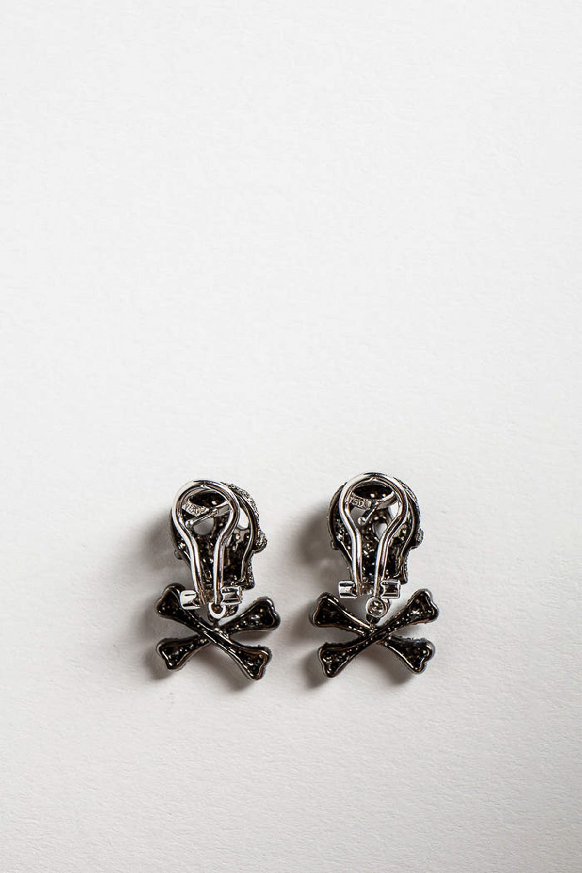 MAXFIELD PRIVATE COLLECTION | DIAMOND SKULLBONE EARRINGS