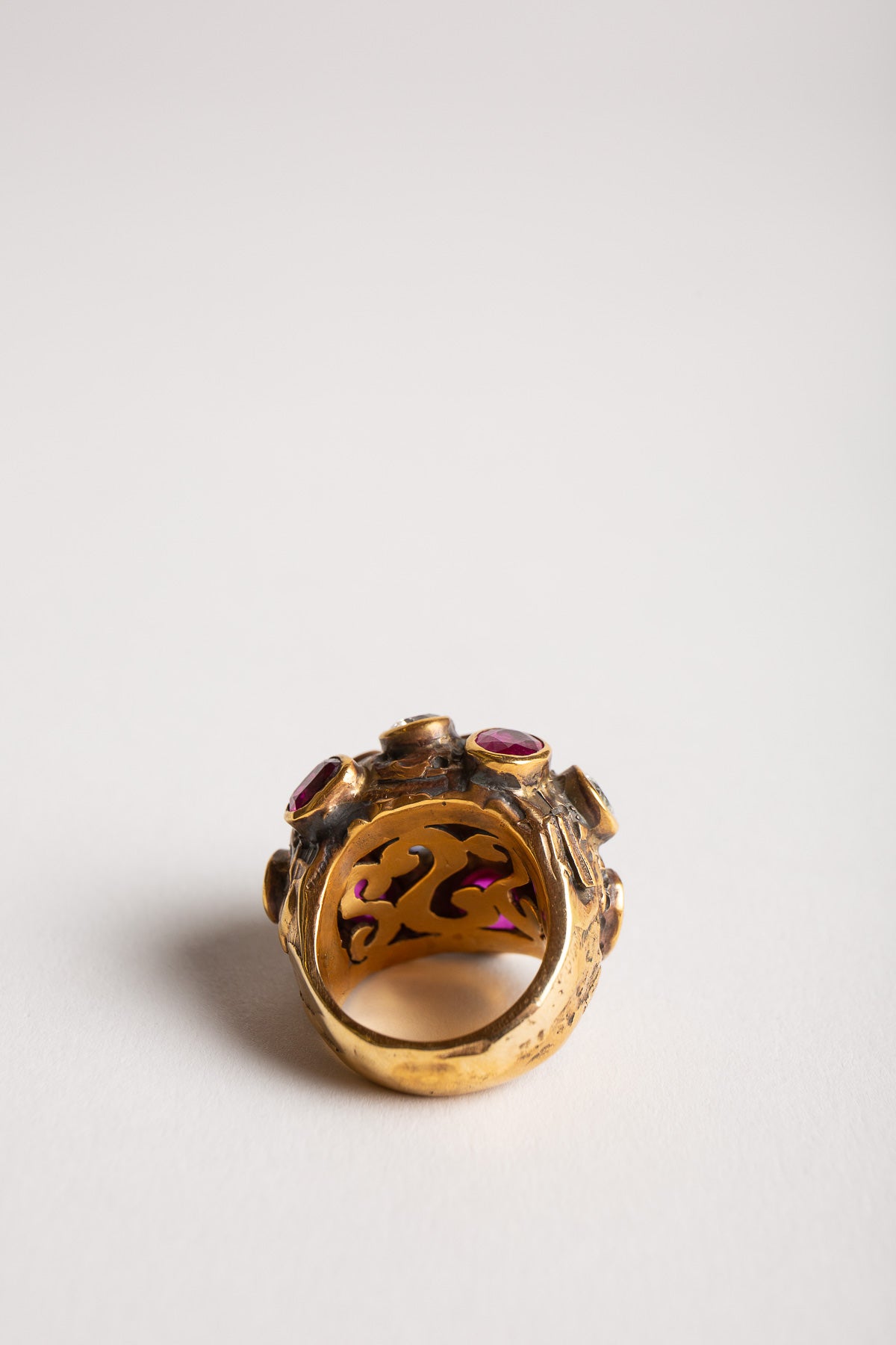 CODOGNATO | 1970'S RUBY & DIAMOND RONDURE RING
