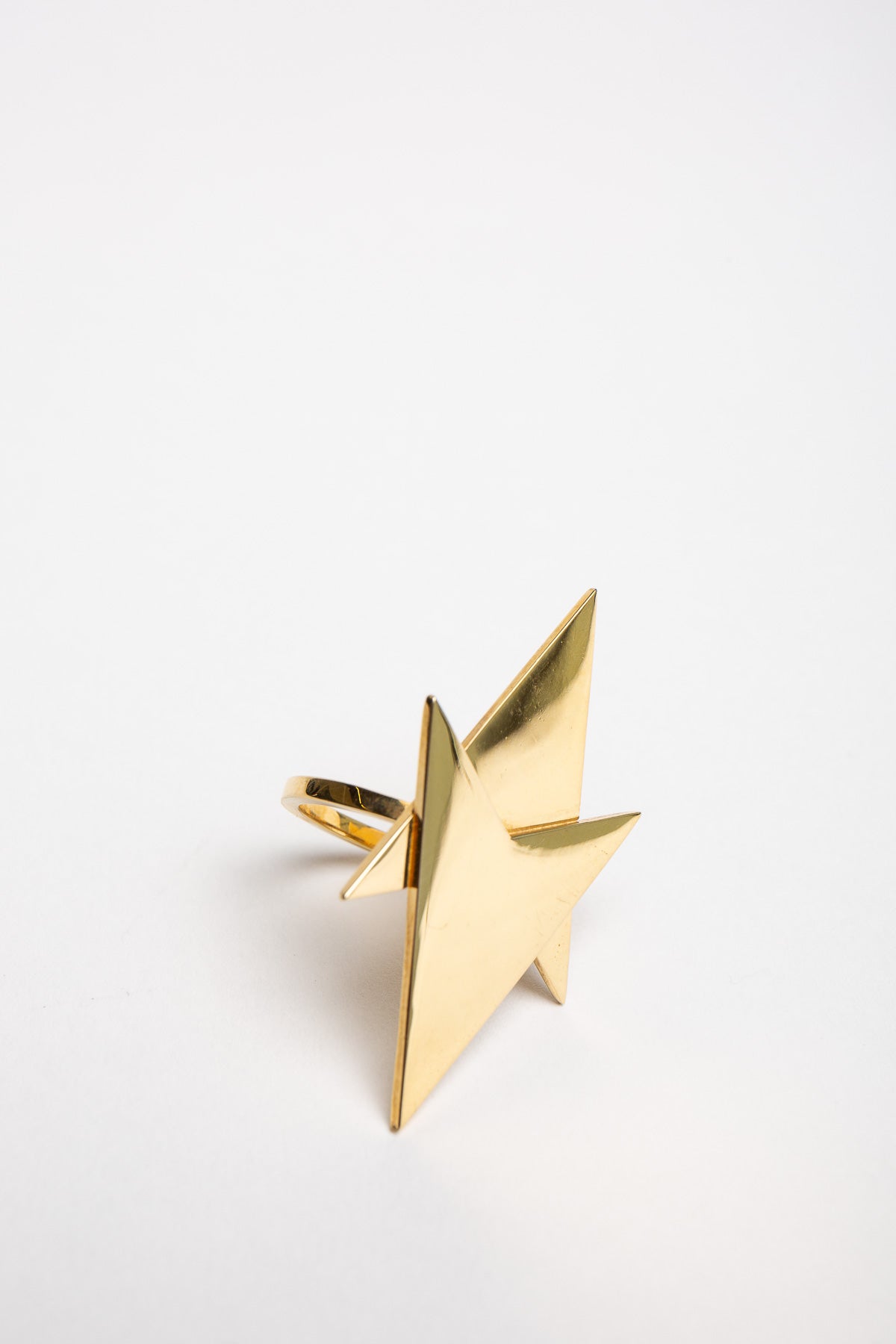 SARAH JANE WILDE | BLACK STAR DOUBLE ARROW RING