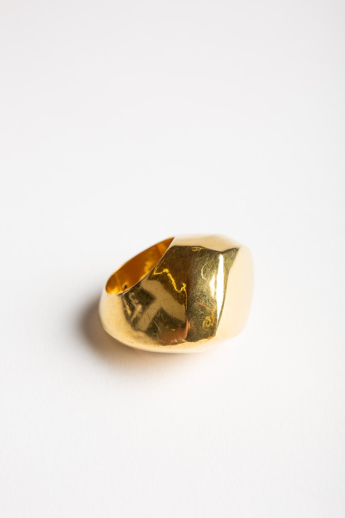 MAXFIELD PRIVATE COLLECTION | 1970'S MODERNIST 18K RING