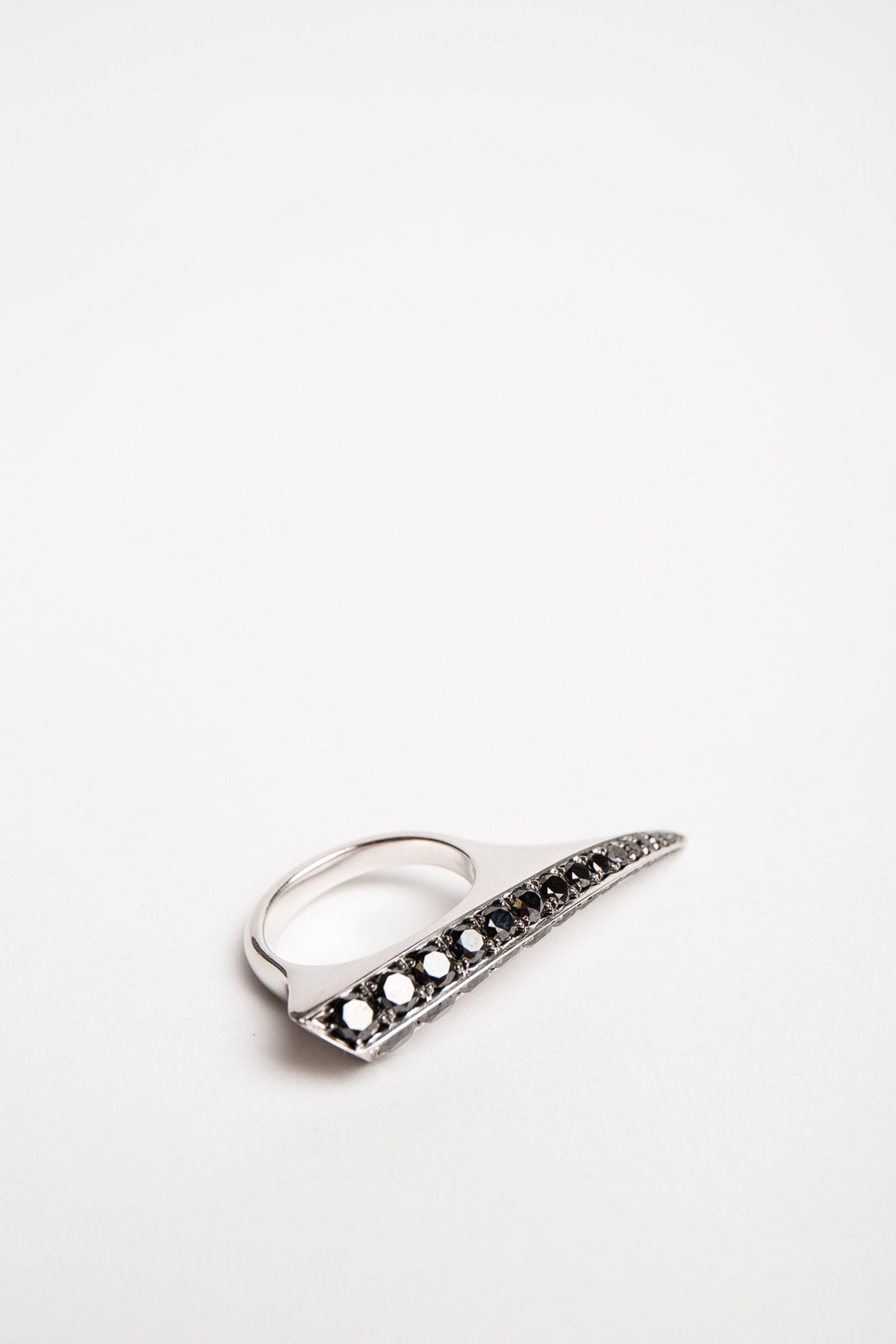 SHAUN LEANE | BLACK DIAMOND SABRE RING