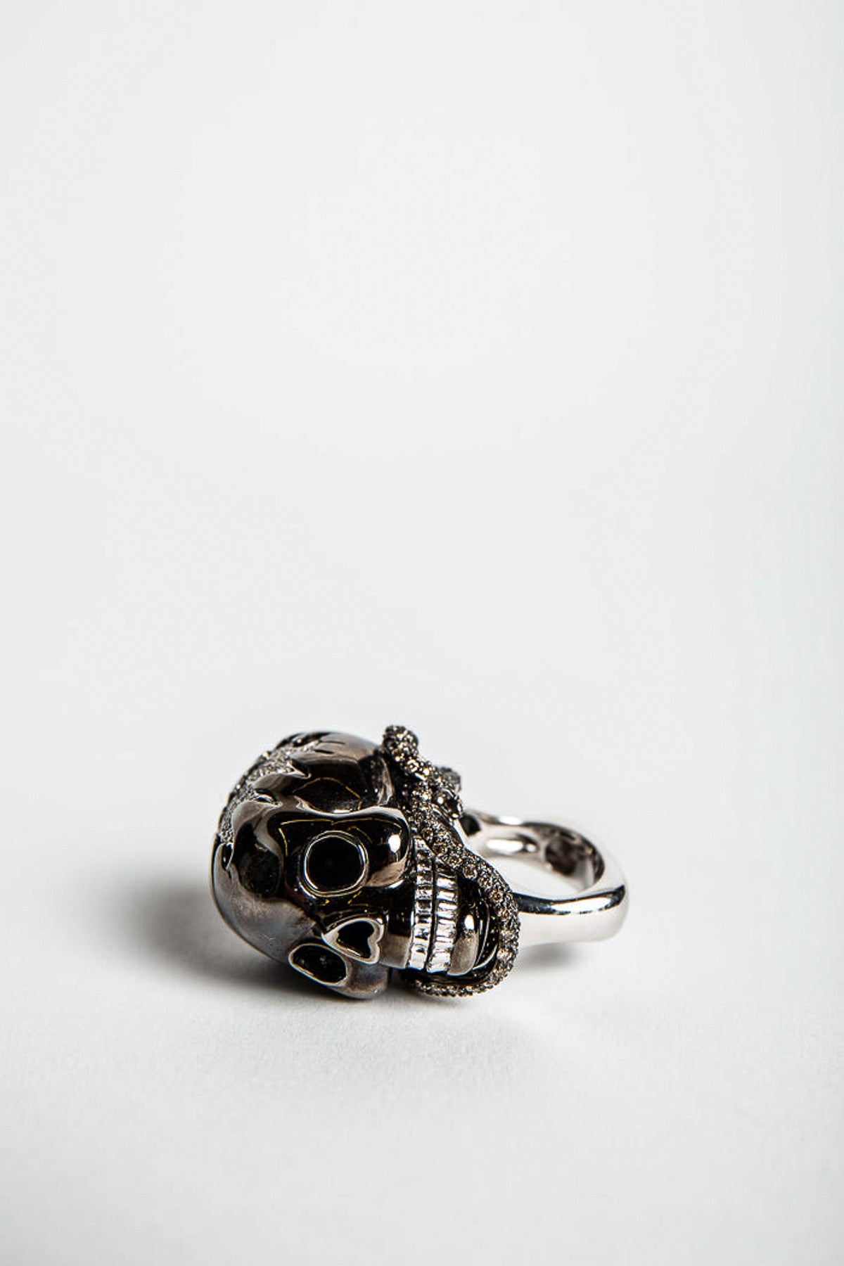 MAXFIELD PRIVATE COLLECTION | DIAMOND SKULL SNAKE RING