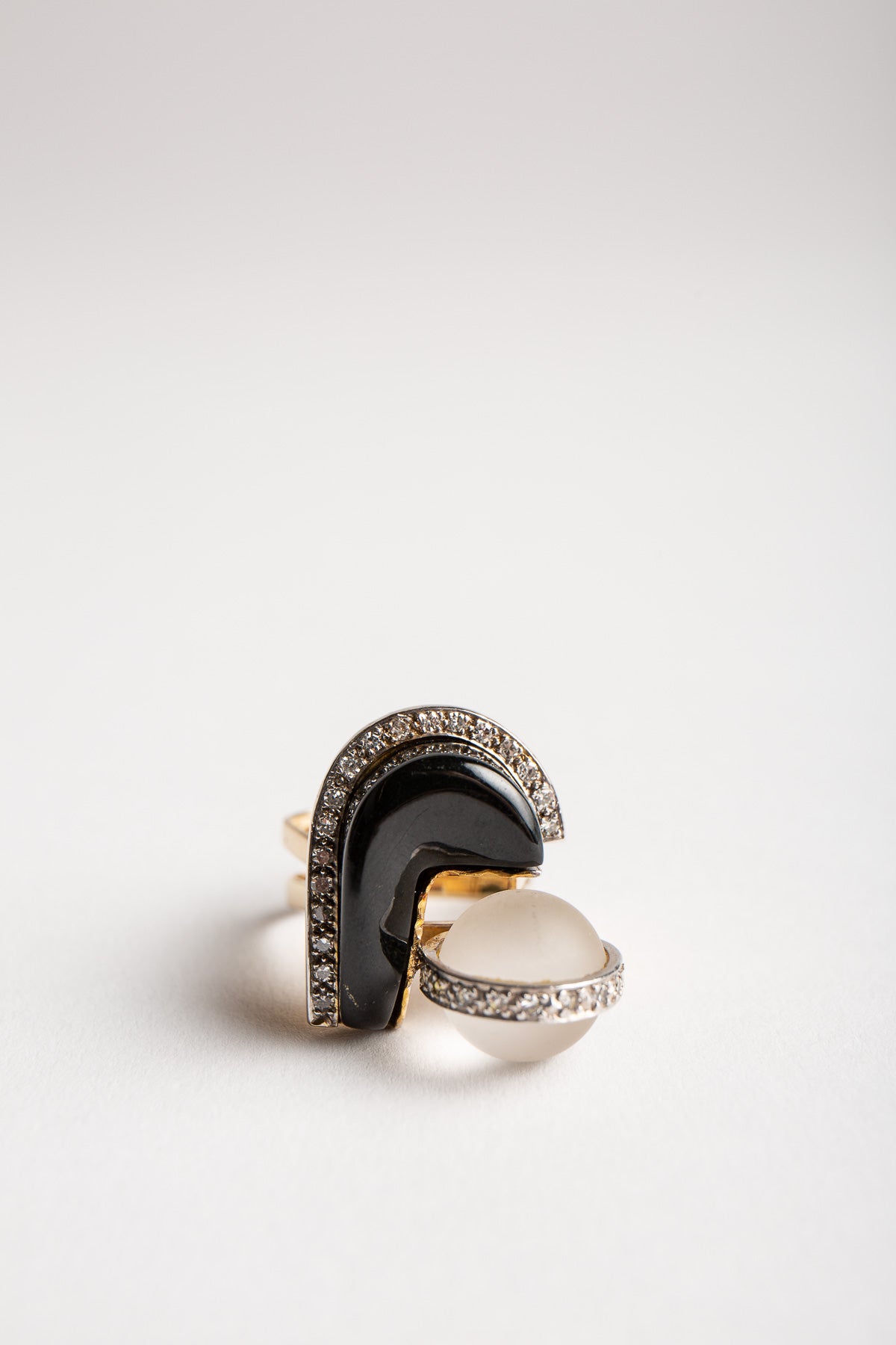 MAXFIELD PRIVATE COLLECTION | 1970'S ONYX QUARTZ RING