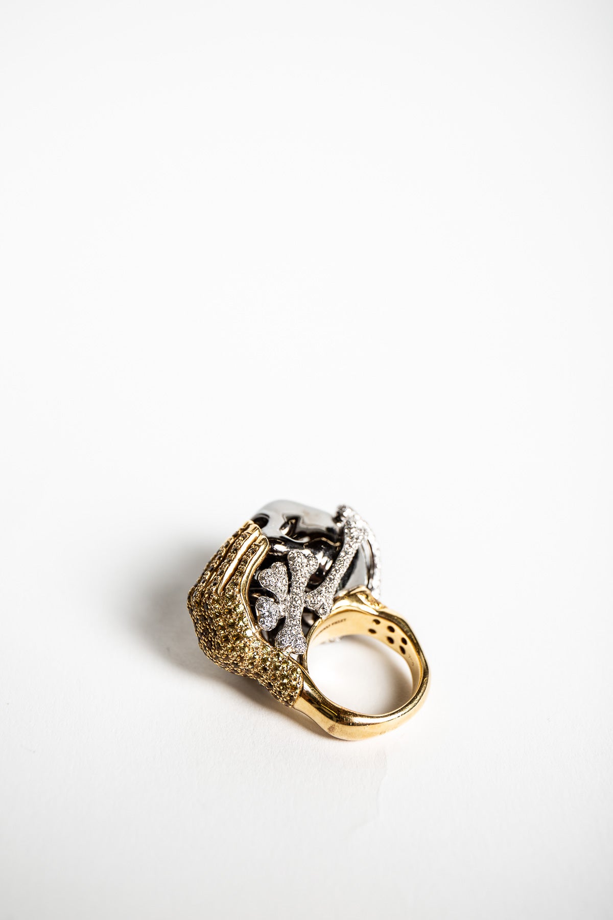 MAXFIELD PRIVATE COLLECTION | DIAMOND HAND SKULL RING - MAXFIELD LA