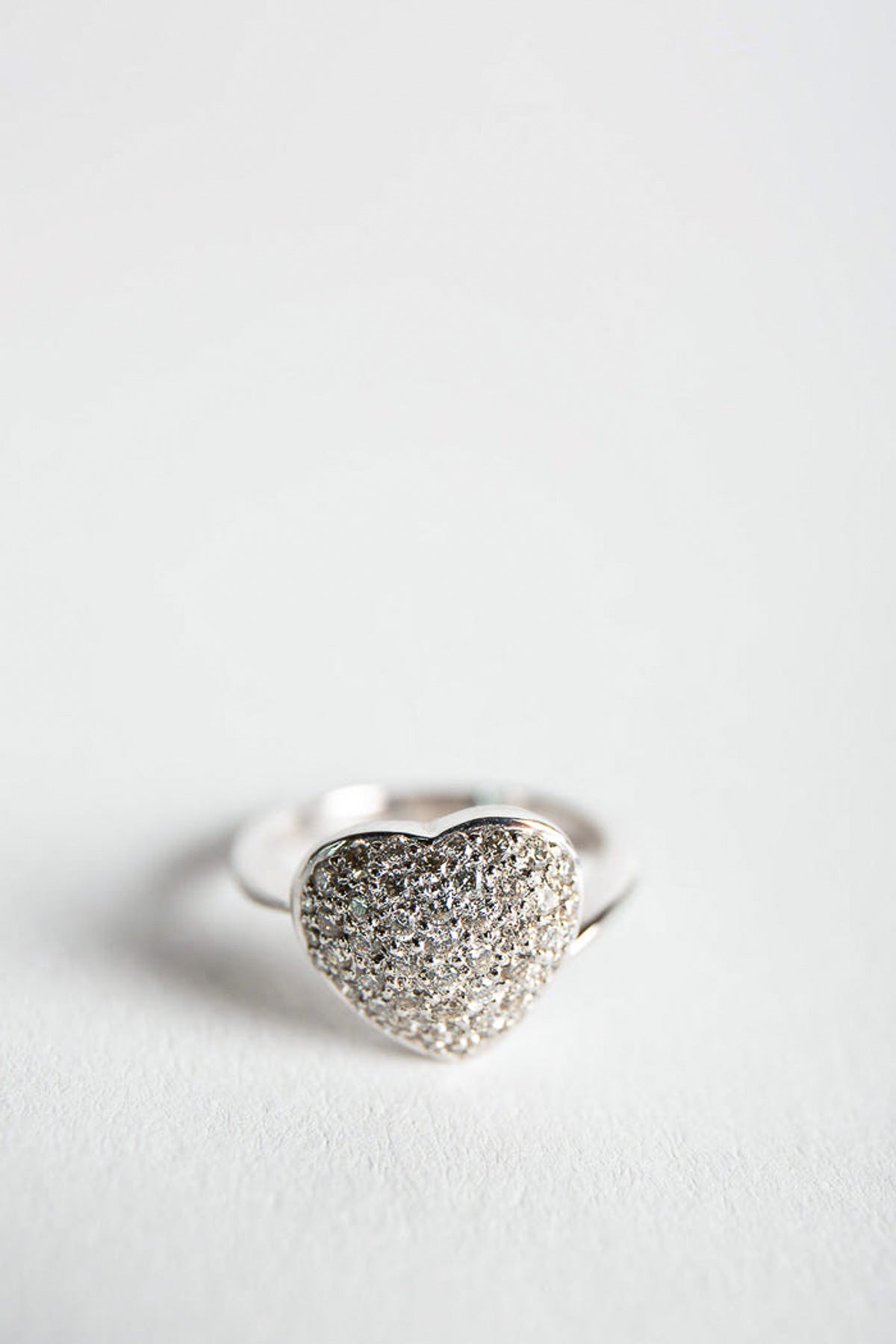 MAXFIELD PRIVATE COLLECTION | WHITE GOLD HEART RING