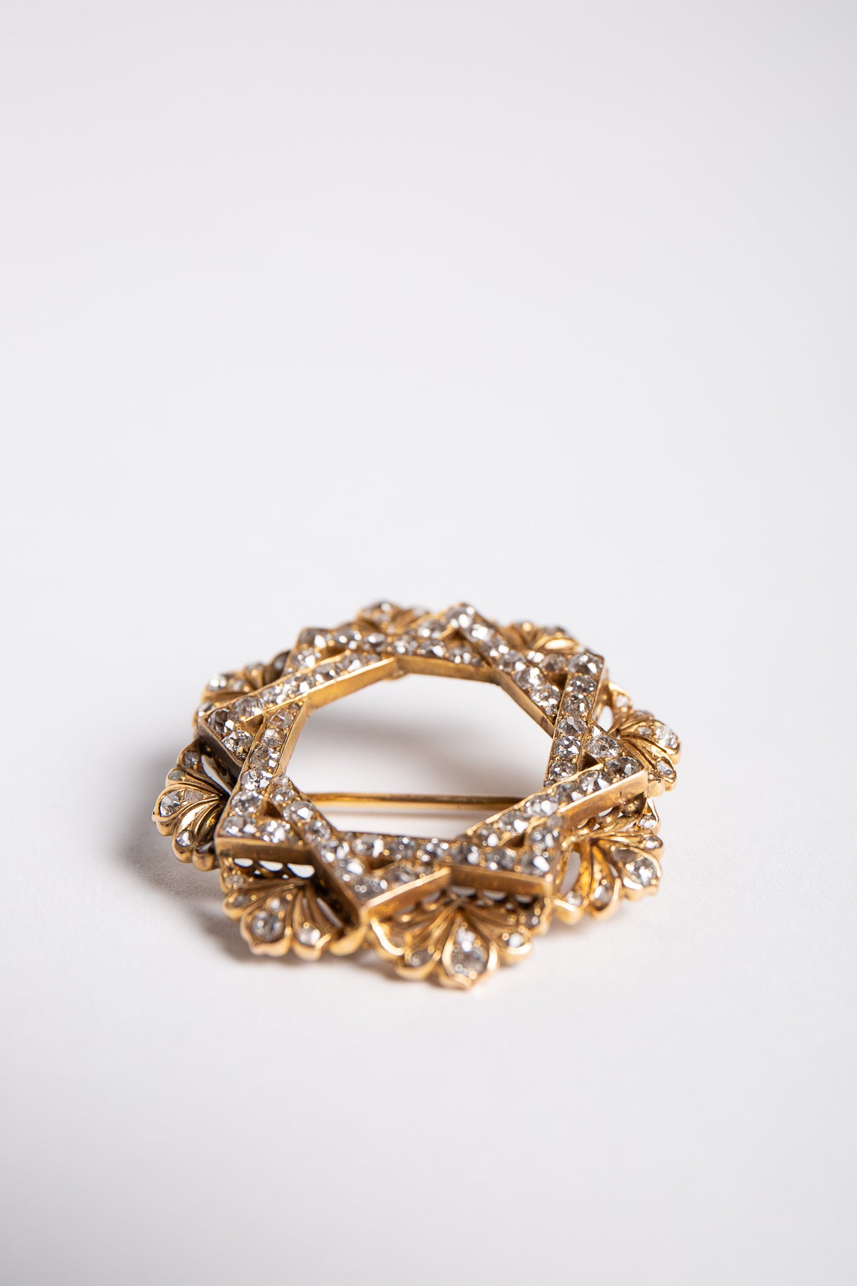 MAXFIELD PRIVATE COLLECTION | VINTAGE VICTORIAN STAR DIAMOND BROOCH - MAXFIELD LA