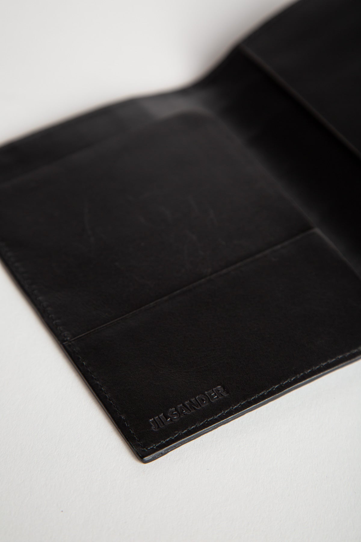 JIL SANDER | ALLIGATOR PASSPORT WALLET