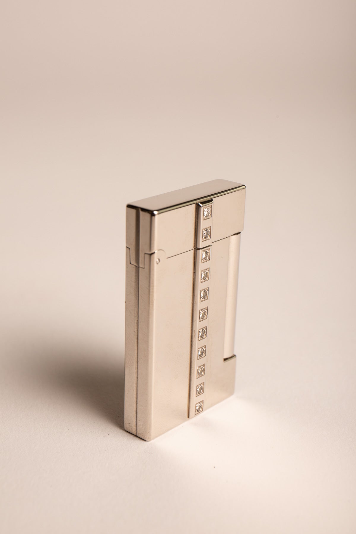 MAXFIELD PRIVATE COLLECTION | DIAMOND DUPONT LIGHTER