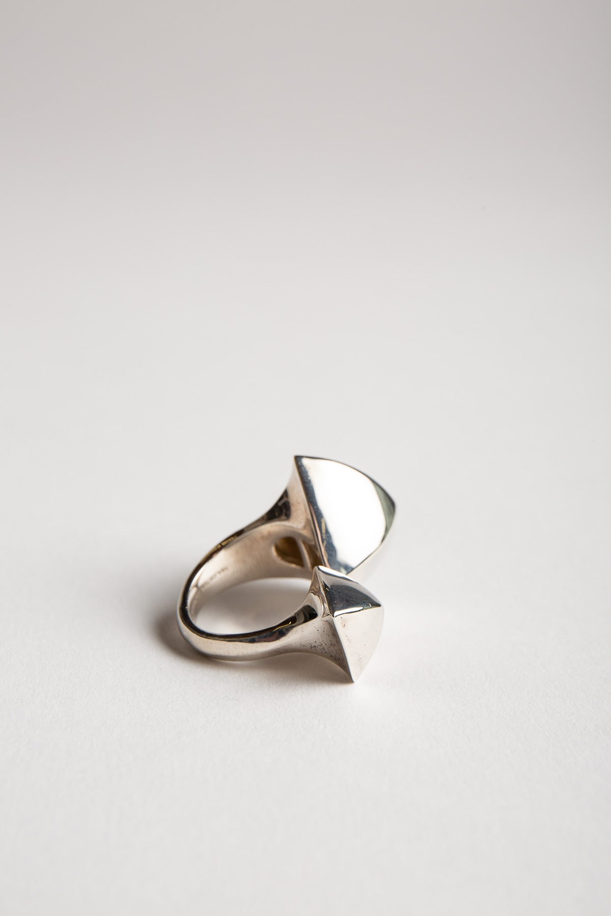 HERMÈS | 1970'S BETWEEN FINGER RING