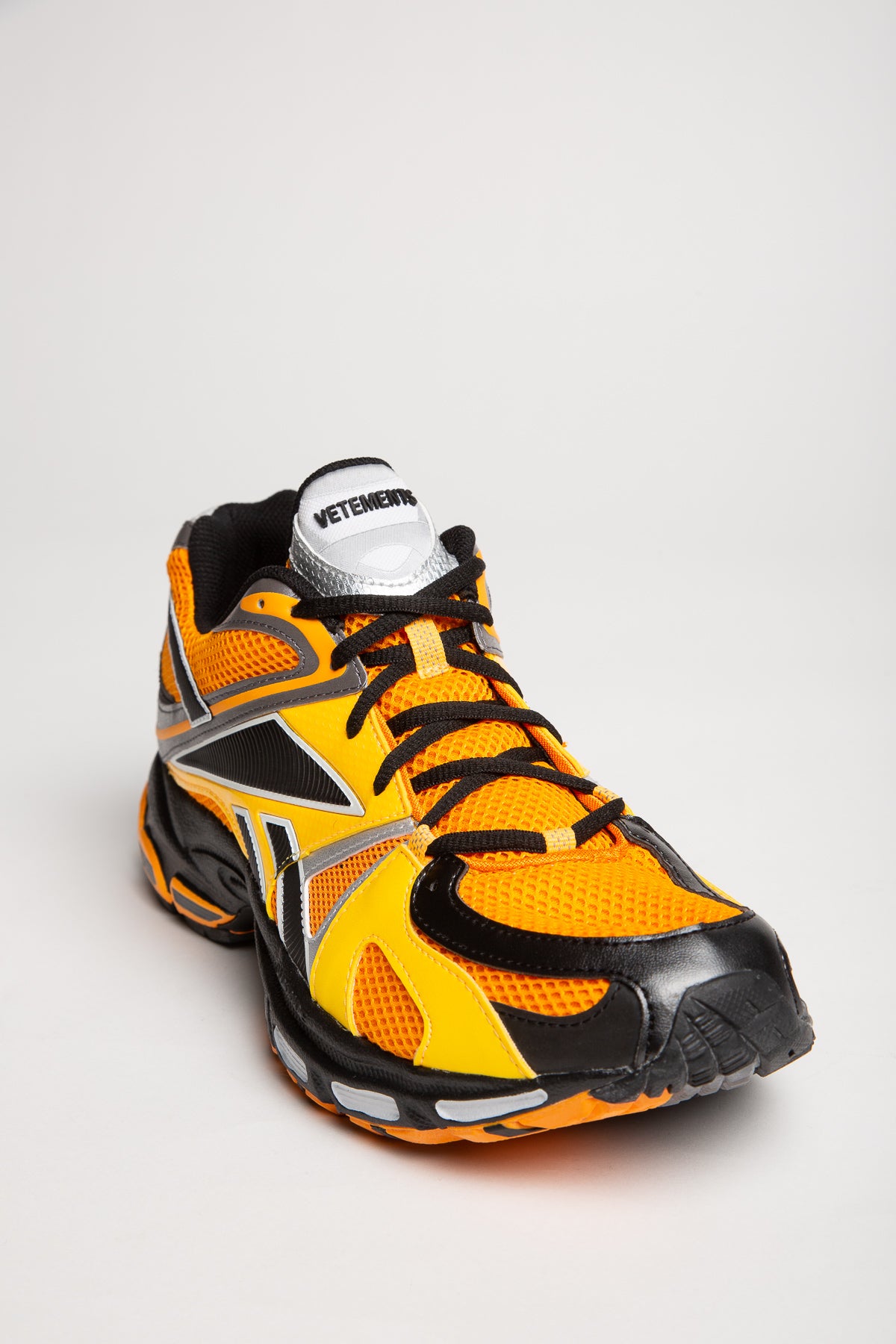VETEMENTS | SPIKE RUNNER 200