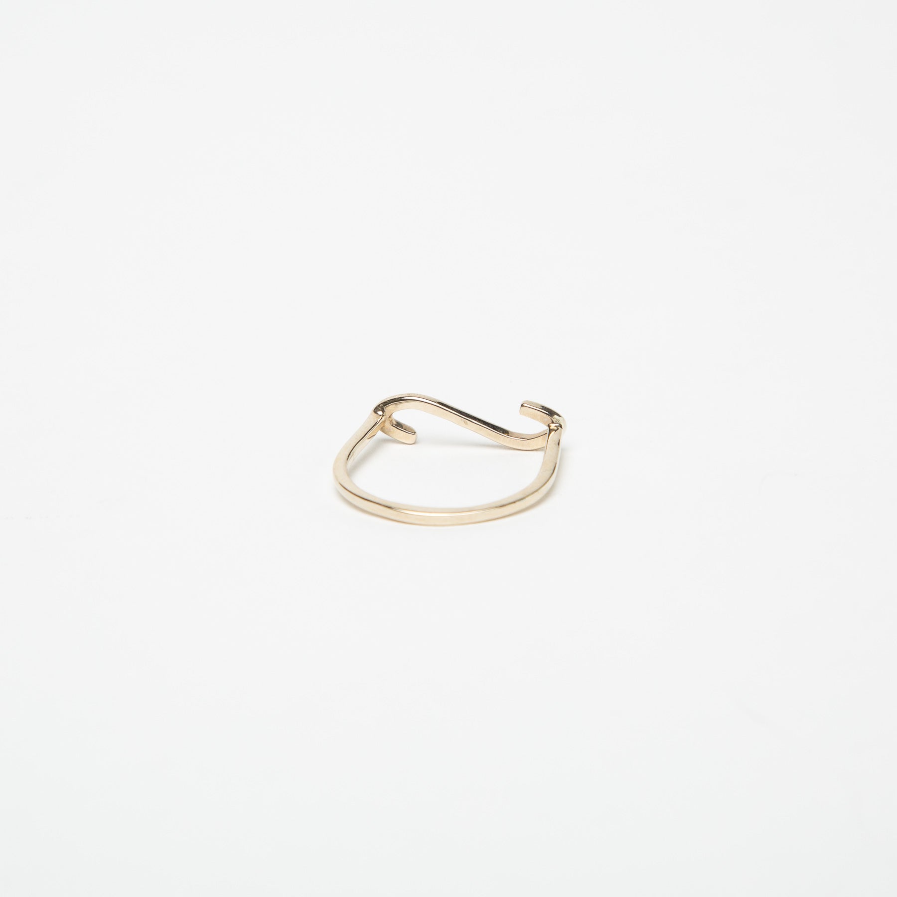 KWIT | 14K WHITE GOLD LETTER S RING