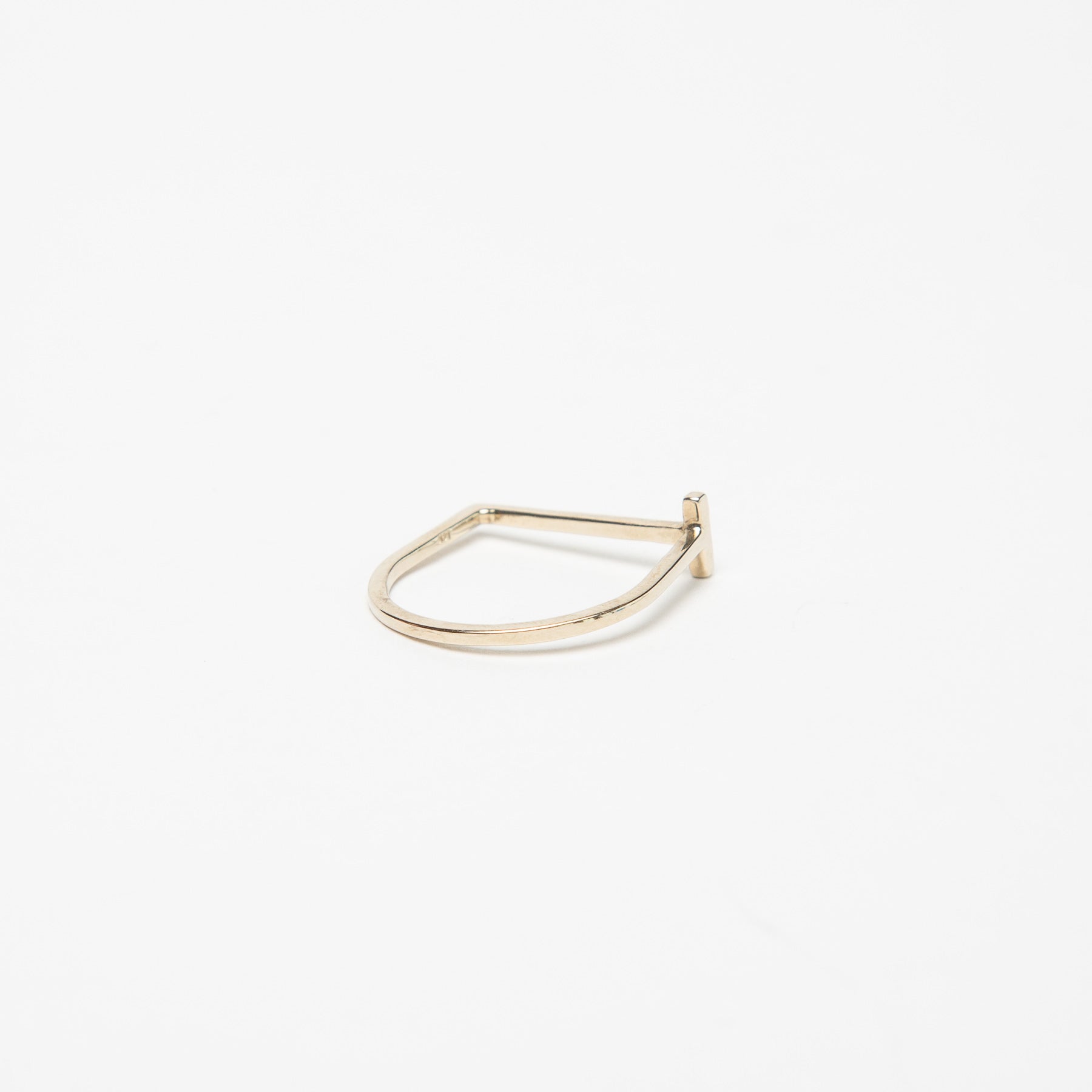 KWIT | 14K WHITE GOLD LETTER T RING