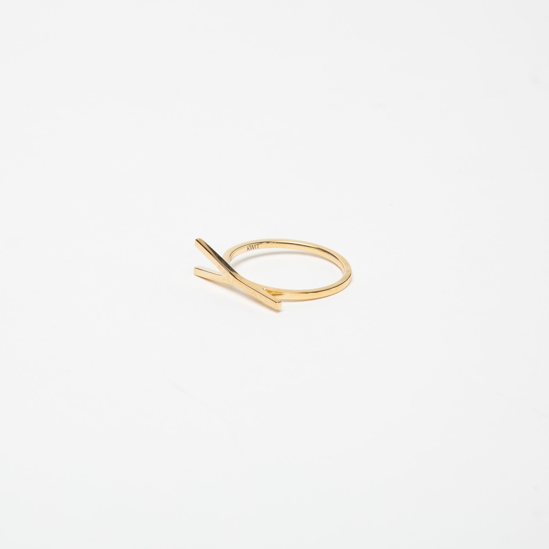 KWIT | 14K GOLD LETTER Y RING