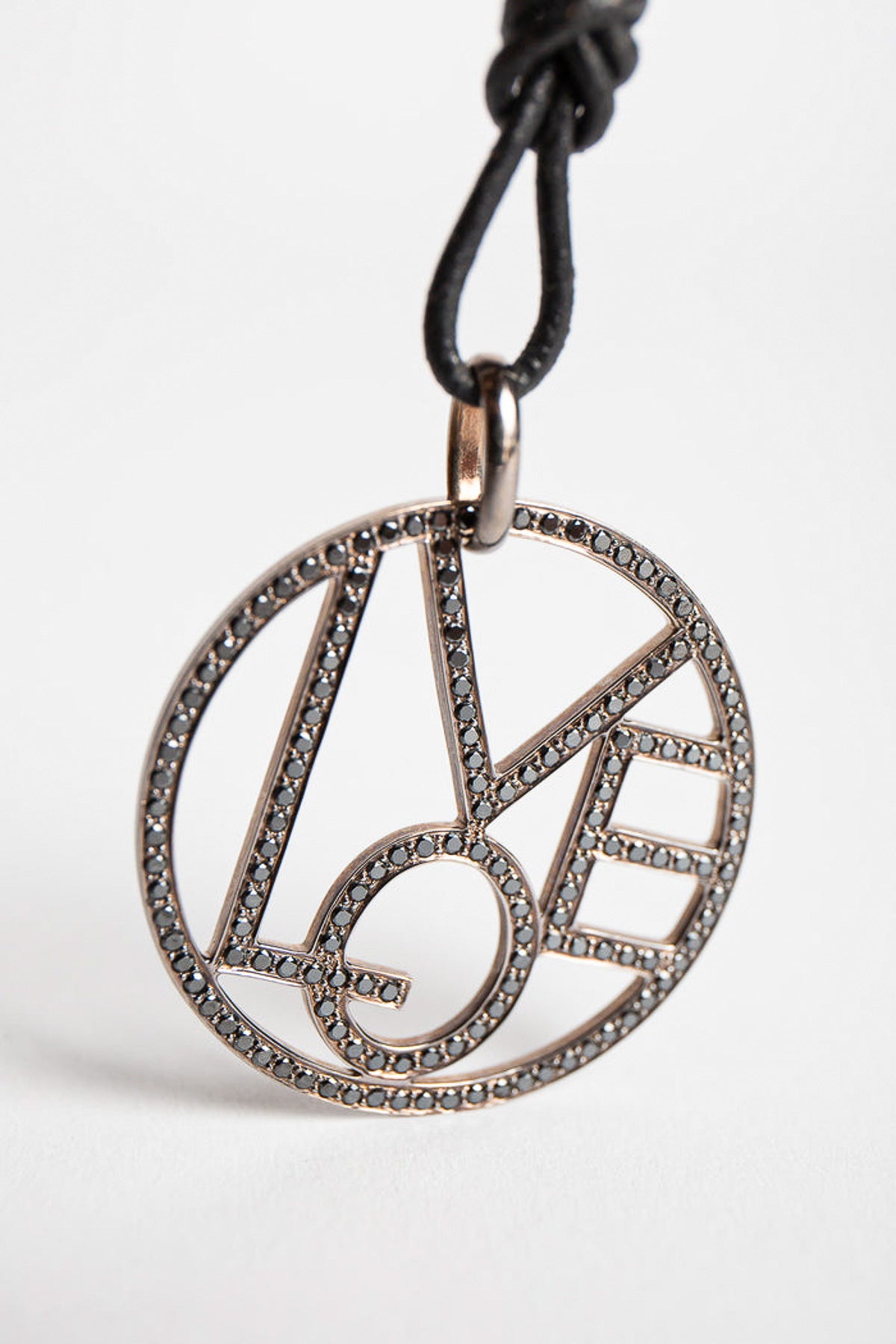 MAXFIELD PRIVATE COLLECTION | BLACK DIAMOND XL LOVE NECKLACE