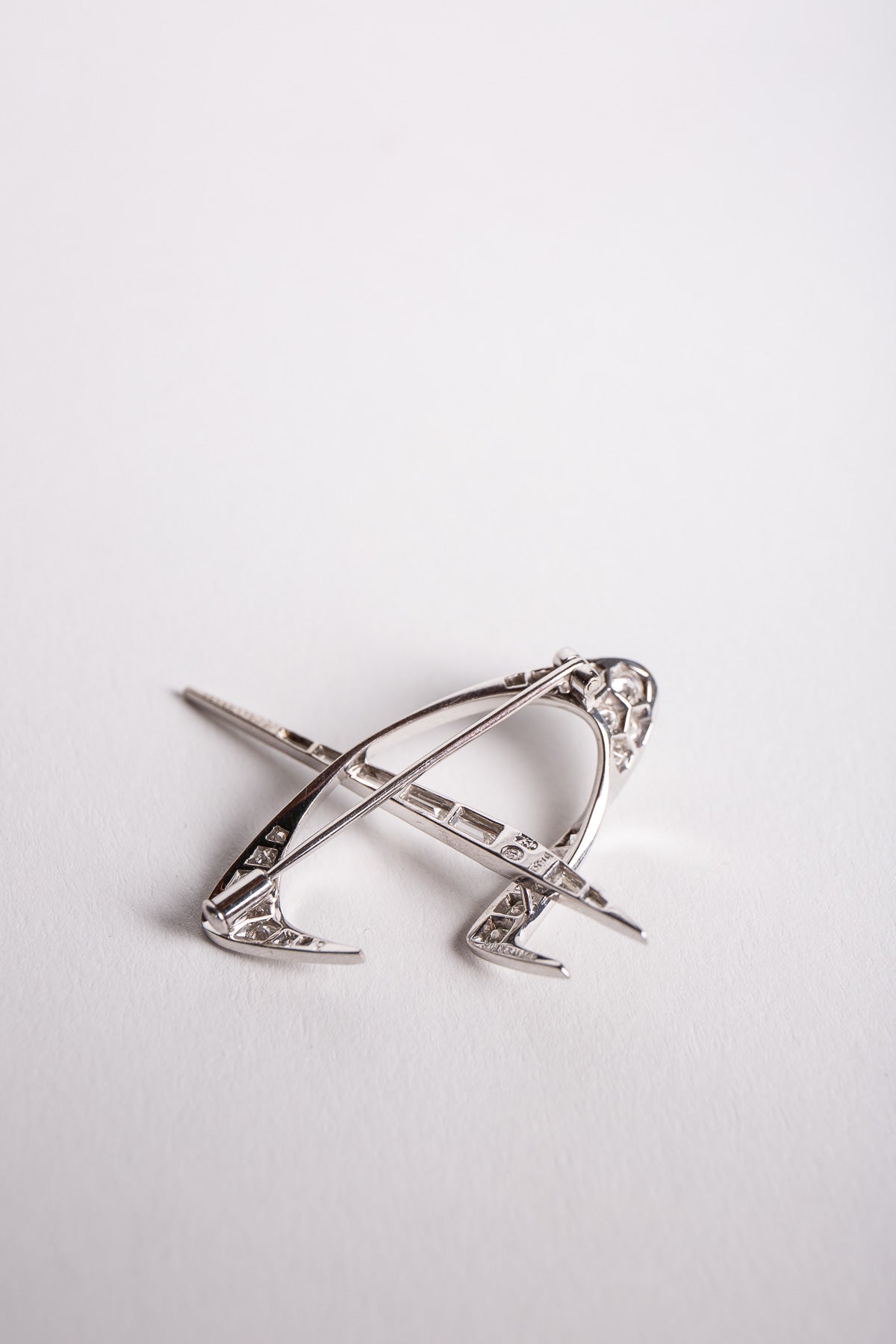 MAXFIELD COLLECTION | 20TH CENTURY DIAMOND BROOCH - MAXFIELD LA
