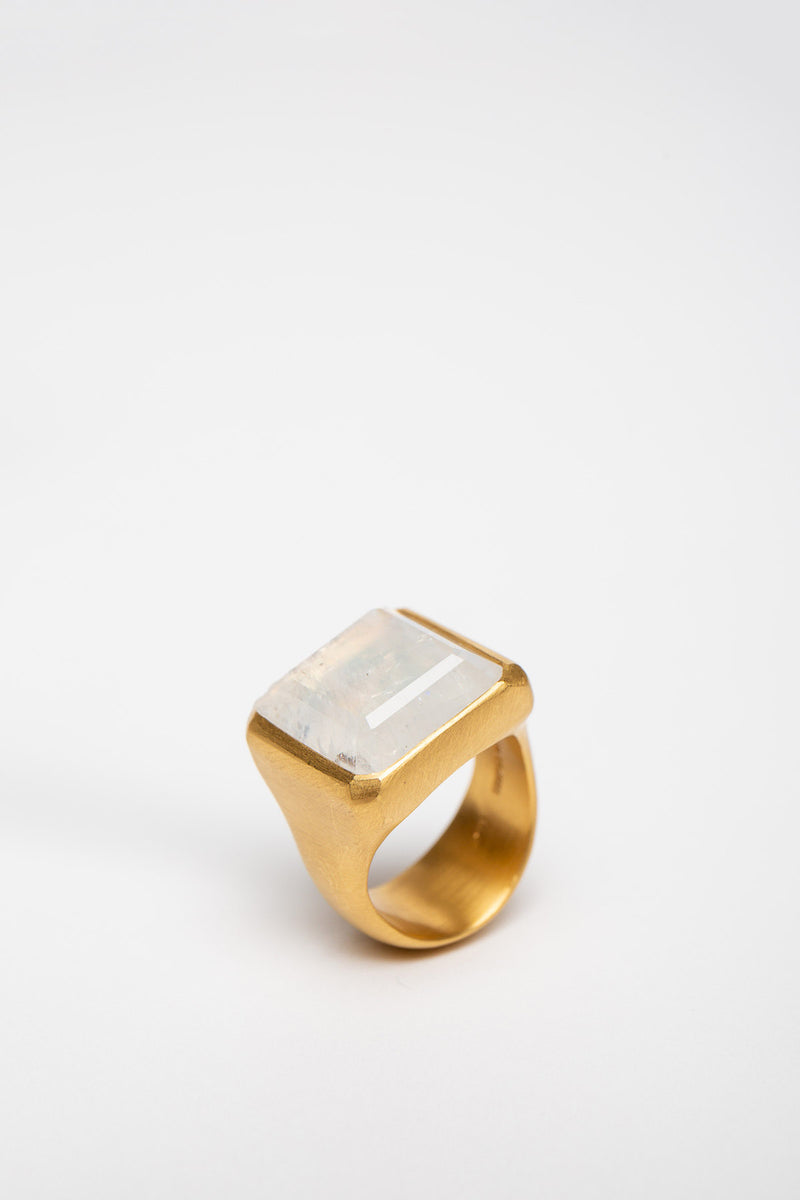 ELI HALILI | 22K SQUARE MOONSTONE RING